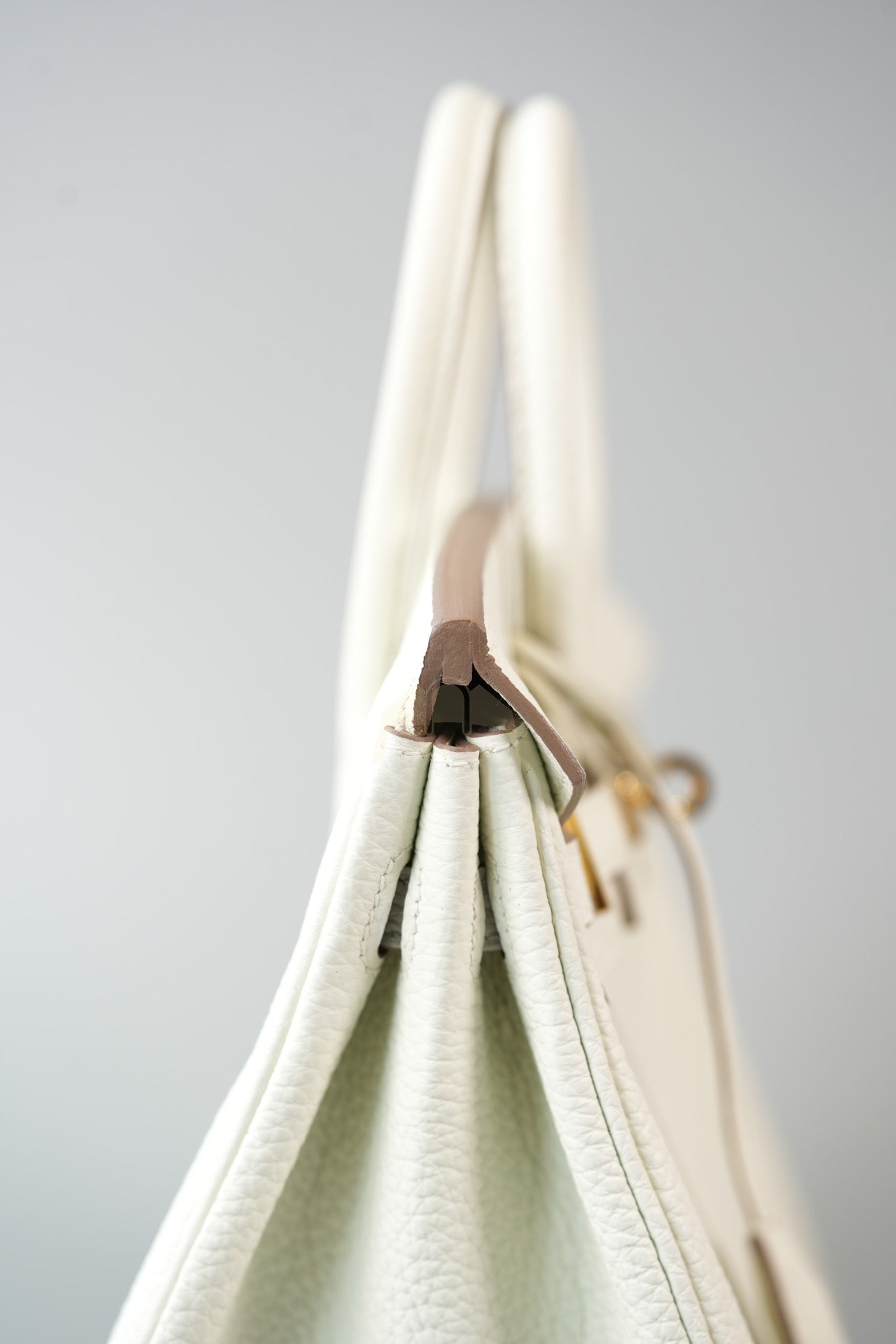 Birkin 25 Mushroom in Togo Leather and Gold Hardware Stamp B (2023) | Purse Maison Luxury Bags Shop