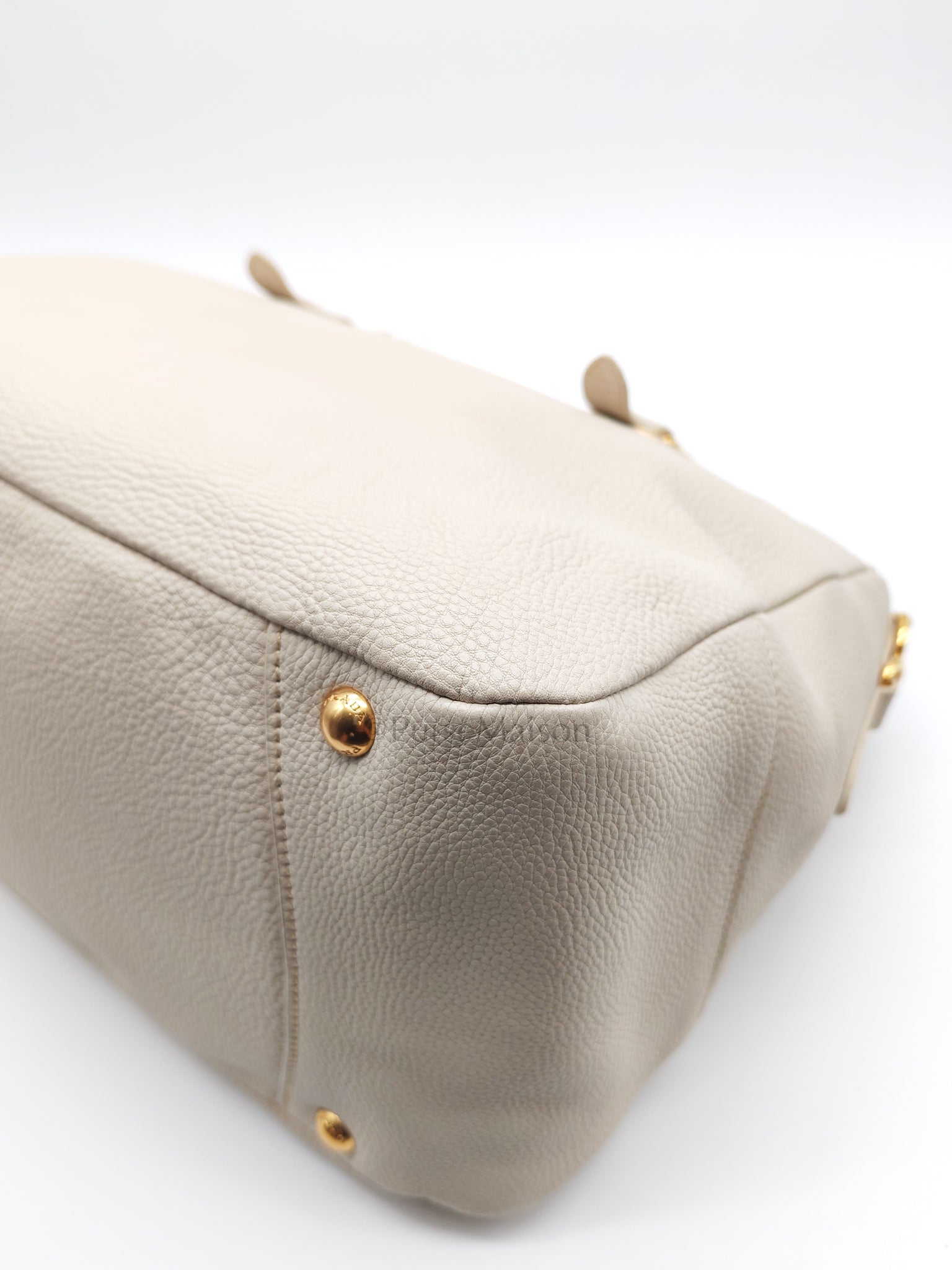 BL0817 Vitello Daino Off-White in Soft Pebbled Calfskin Leather | Purse Maison Luxury Bags Shop