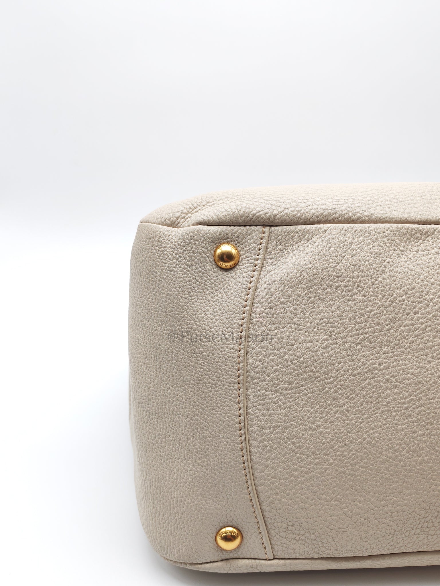 BL0817 Vitello Daino Off-White in Soft Pebbled Calfskin Leather | Purse Maison Luxury Bags Shop