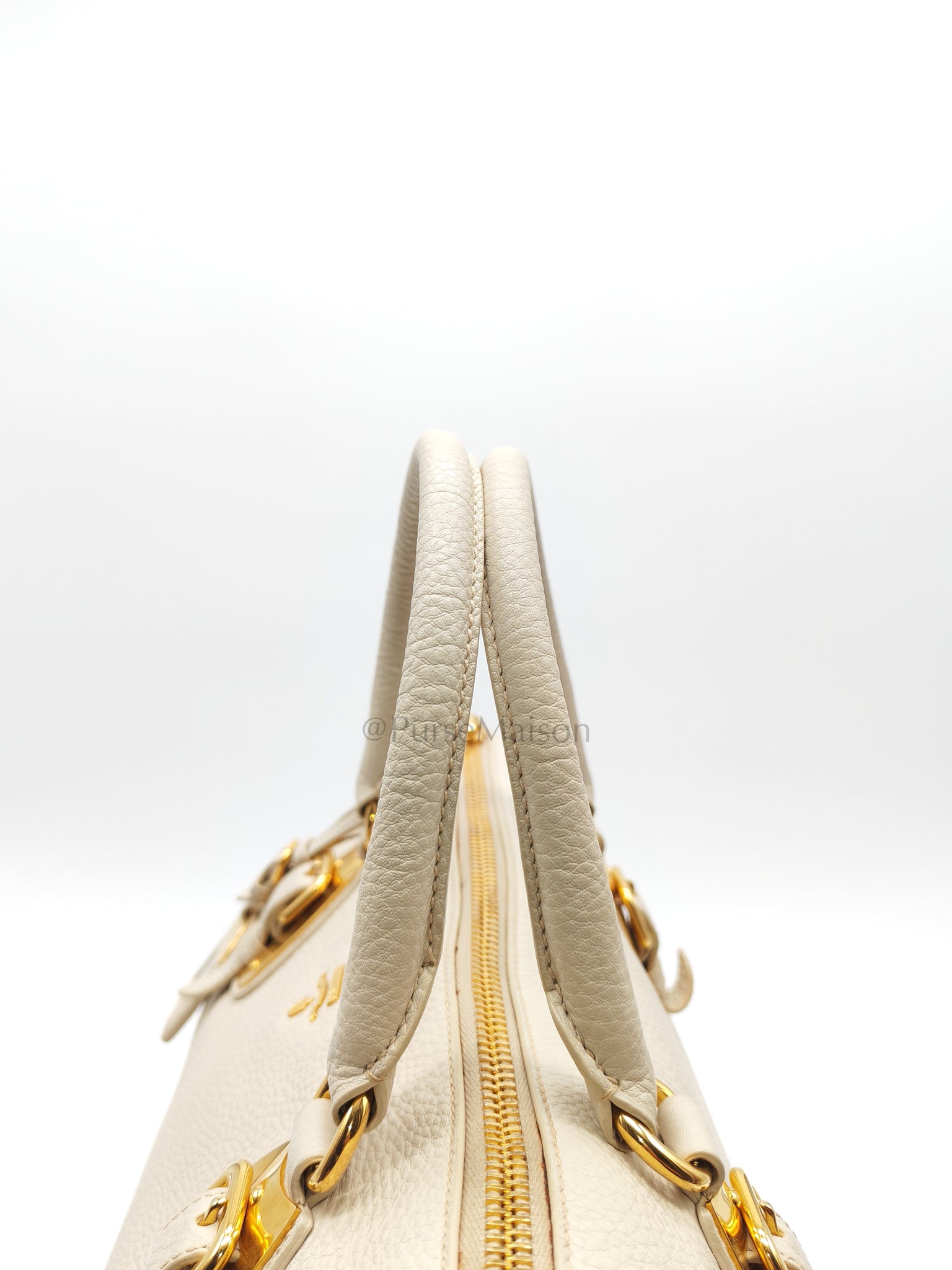 BL0817 Vitello Daino Off-White in Soft Pebbled Calfskin Leather | Purse Maison Luxury Bags Shop