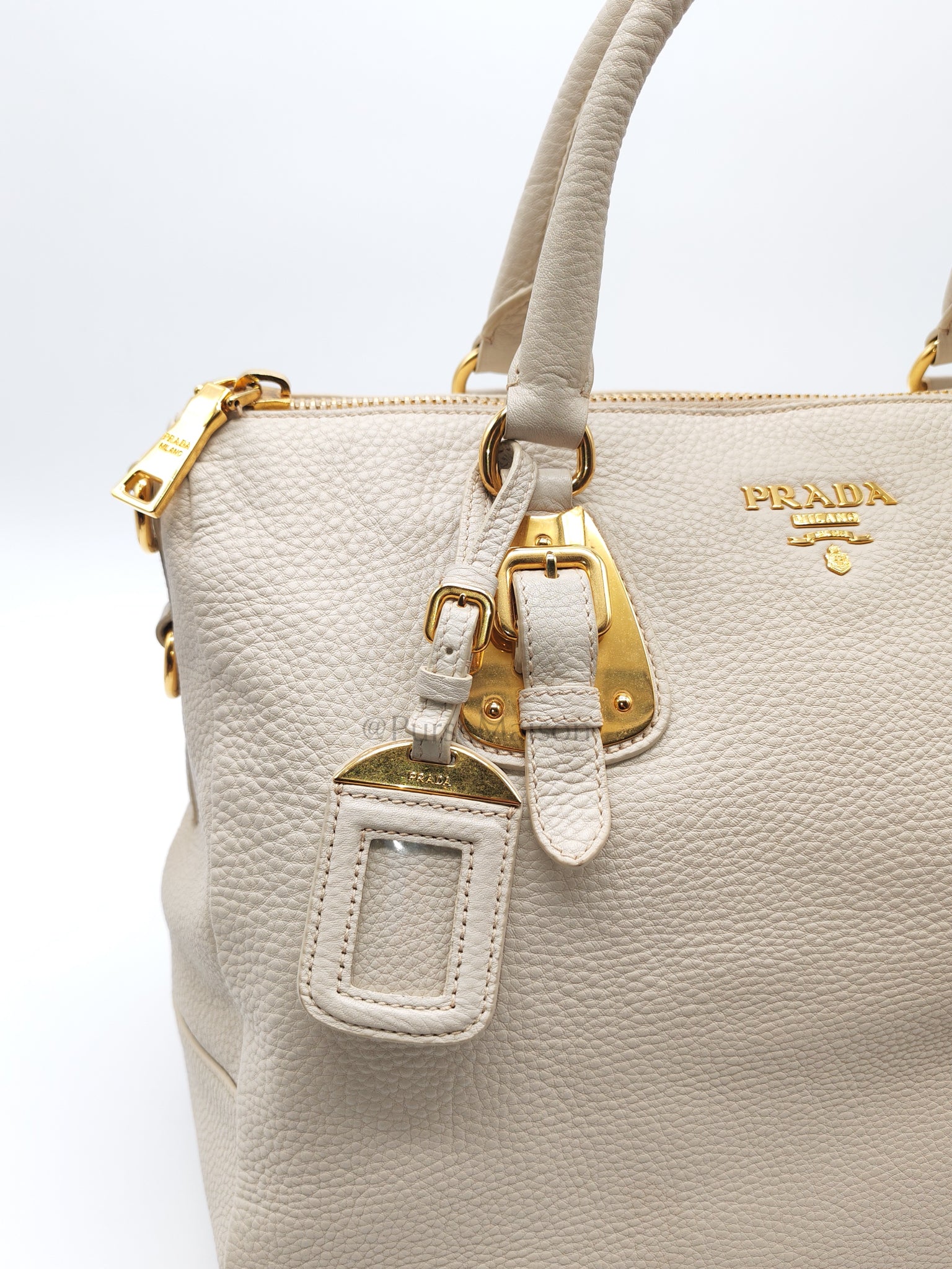 BL0817 Vitello Daino Off-White in Soft Pebbled Calfskin Leather | Purse Maison Luxury Bags Shop