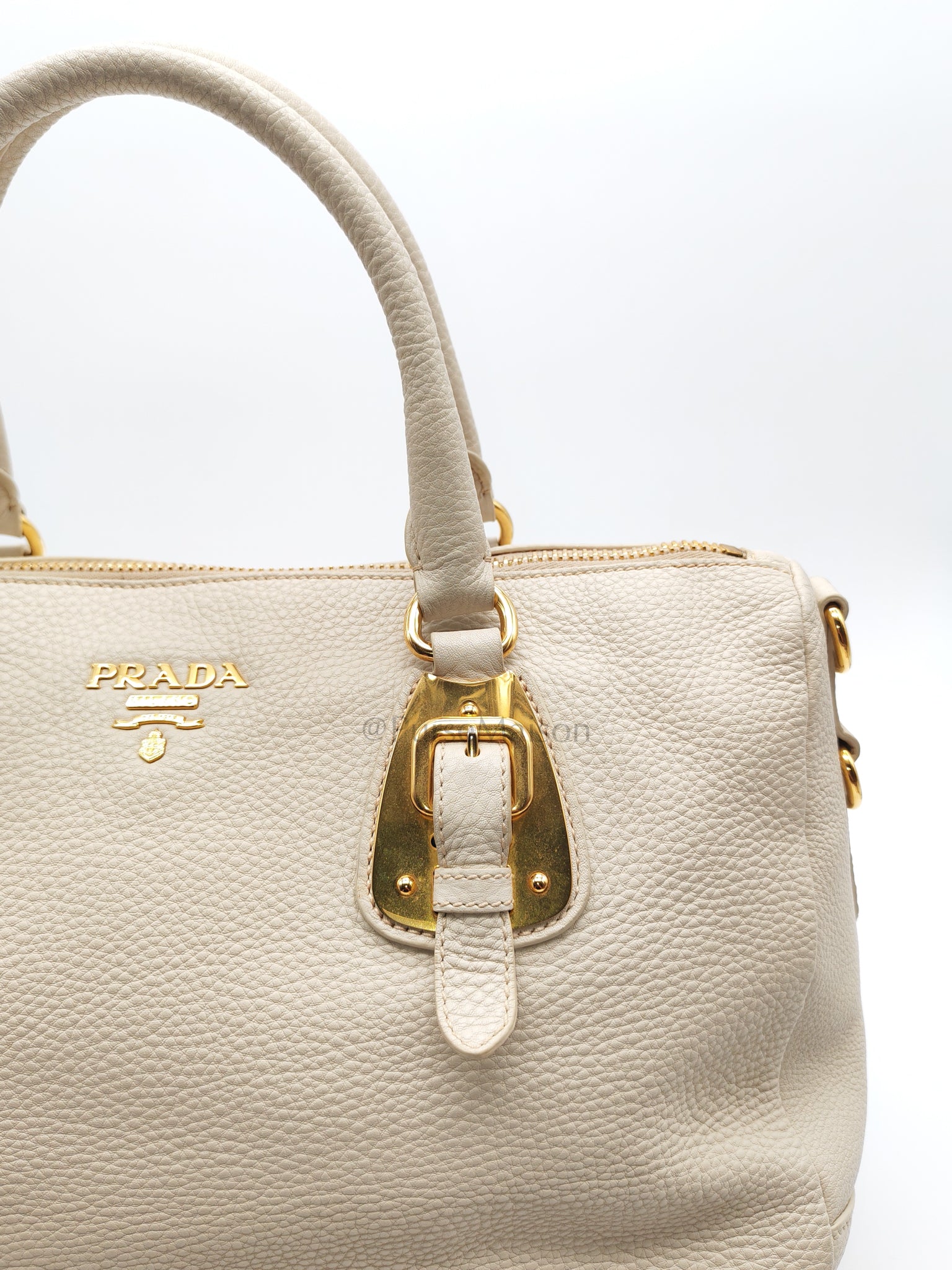 BL0817 Vitello Daino Off-White in Soft Pebbled Calfskin Leather | Purse Maison Luxury Bags Shop