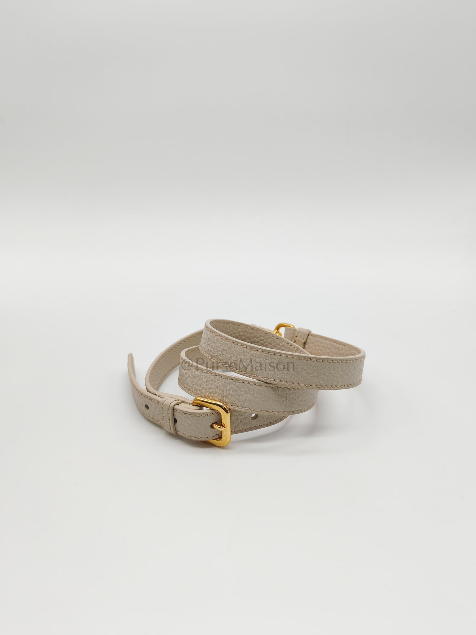 BL0817 Vitello Daino Off-White in Soft Pebbled Calfskin Leather | Purse Maison Luxury Bags Shop