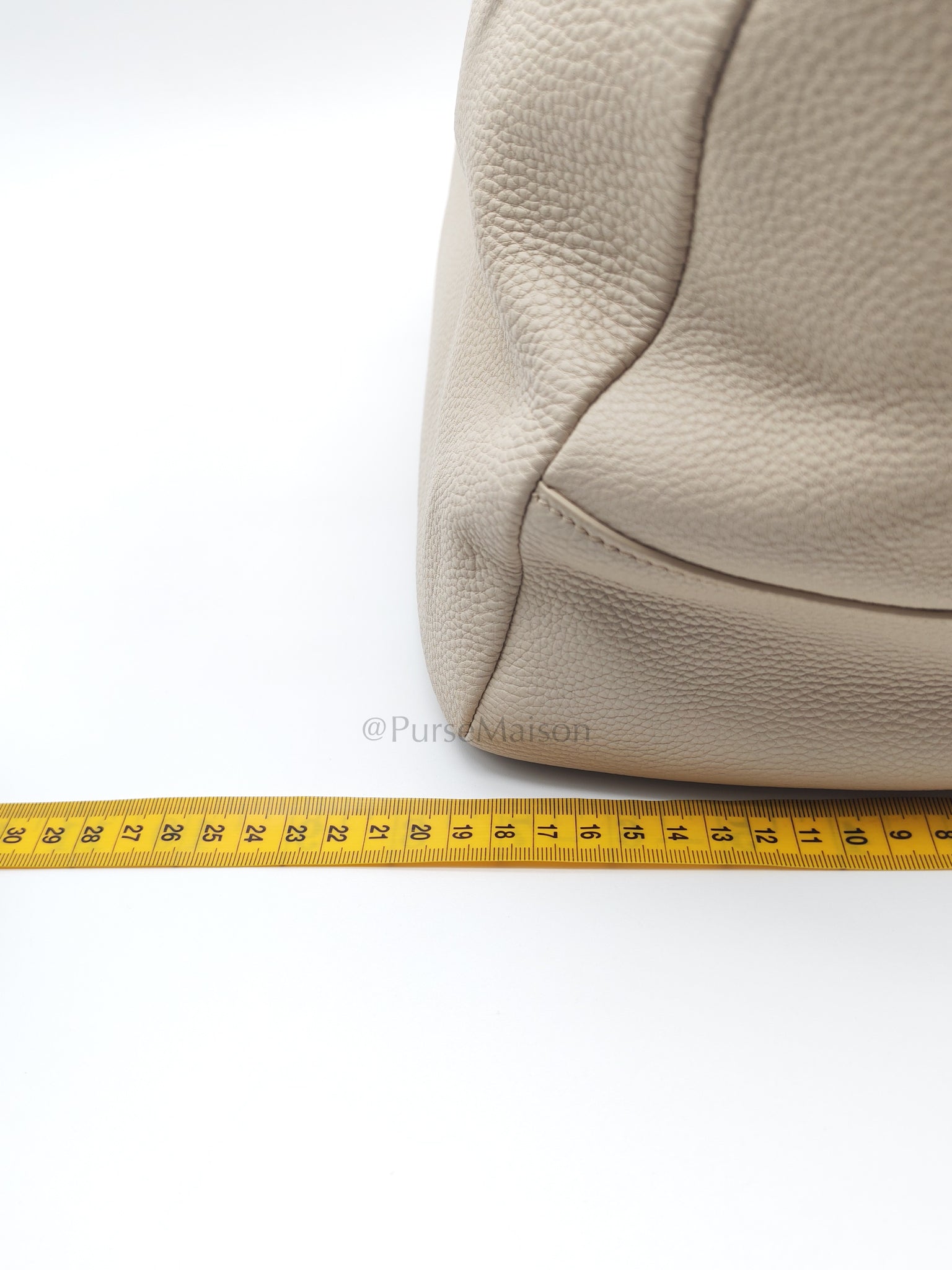 BL0817 Vitello Daino Off-White in Soft Pebbled Calfskin Leather | Purse Maison Luxury Bags Shop