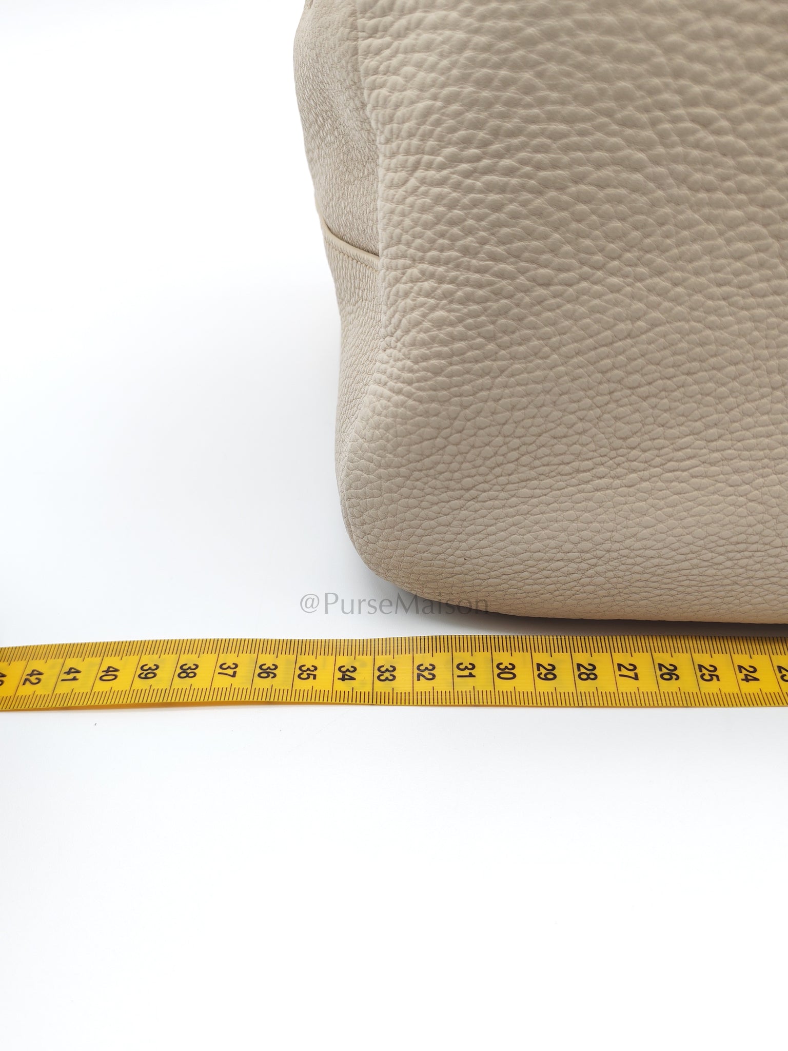 BL0817 Vitello Daino Off-White in Soft Pebbled Calfskin Leather | Purse Maison Luxury Bags Shop