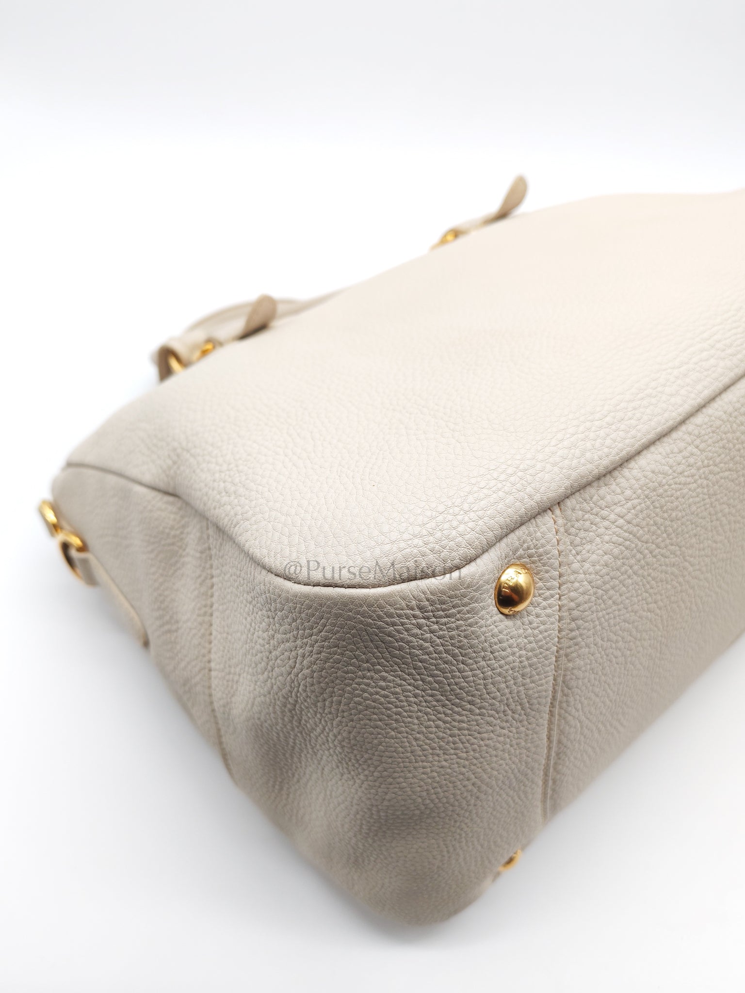 BL0817 Vitello Daino Off-White in Soft Pebbled Calfskin Leather | Purse Maison Luxury Bags Shop