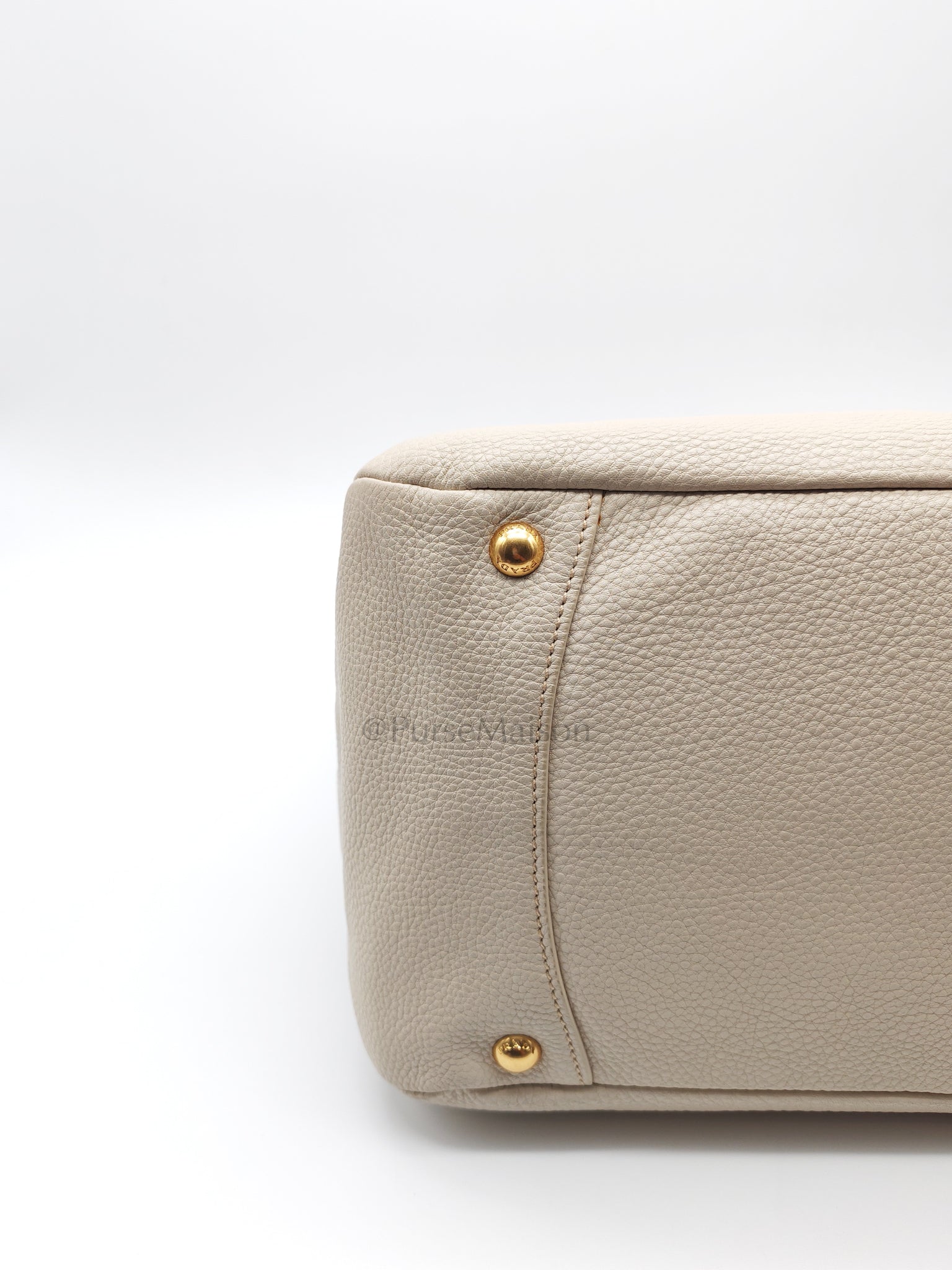 BL0817 Vitello Daino Off-White in Soft Pebbled Calfskin Leather | Purse Maison Luxury Bags Shop
