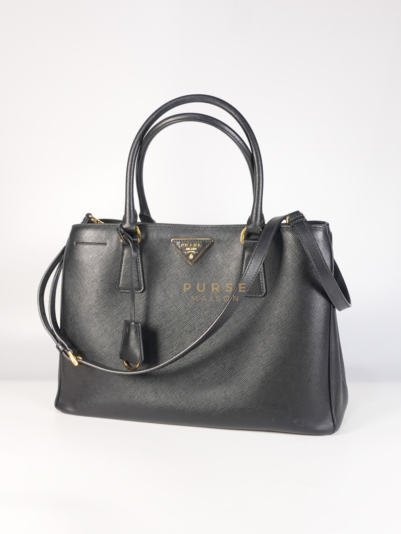 BN1874 Galleria Single Zip Tote Bag Medium in Black Saffiano Leather Lux | Purse Maison Luxury Bags Shop