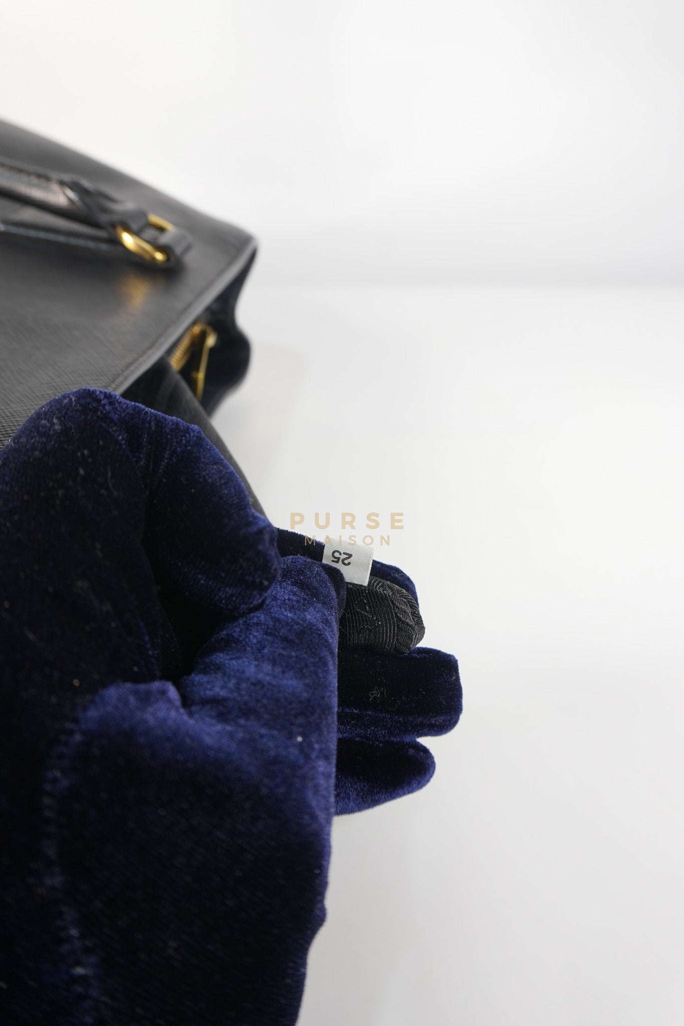 BN1874 Galleria Single Zip Tote Bag Medium in Black Saffiano Leather Lux | Purse Maison Luxury Bags Shop