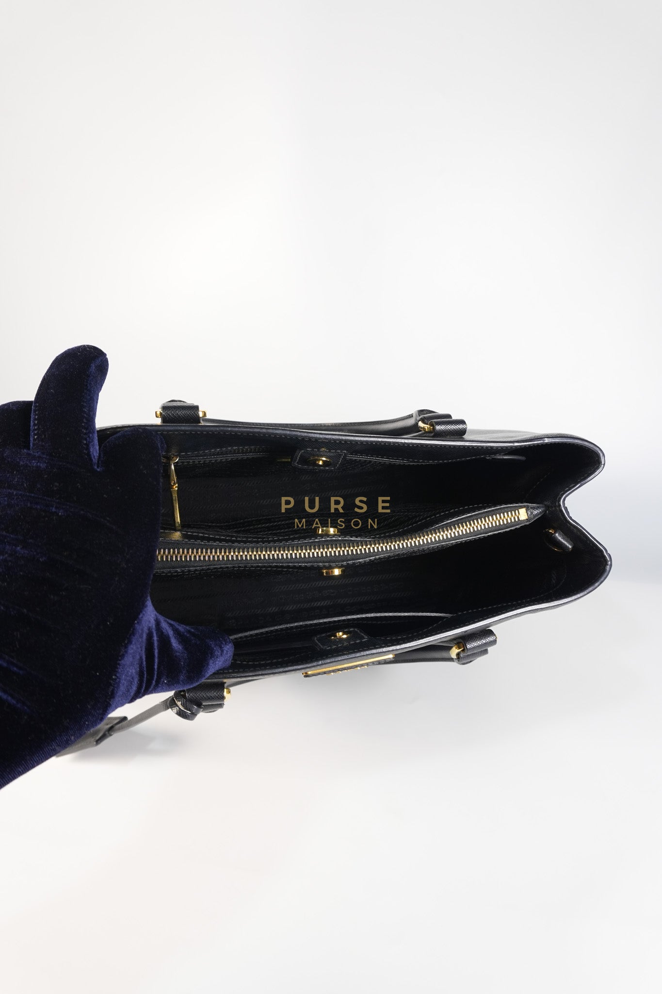 BN1874 Galleria Single Zip Tote Bag Medium in Black Saffiano Leather Lux | Purse Maison Luxury Bags Shop