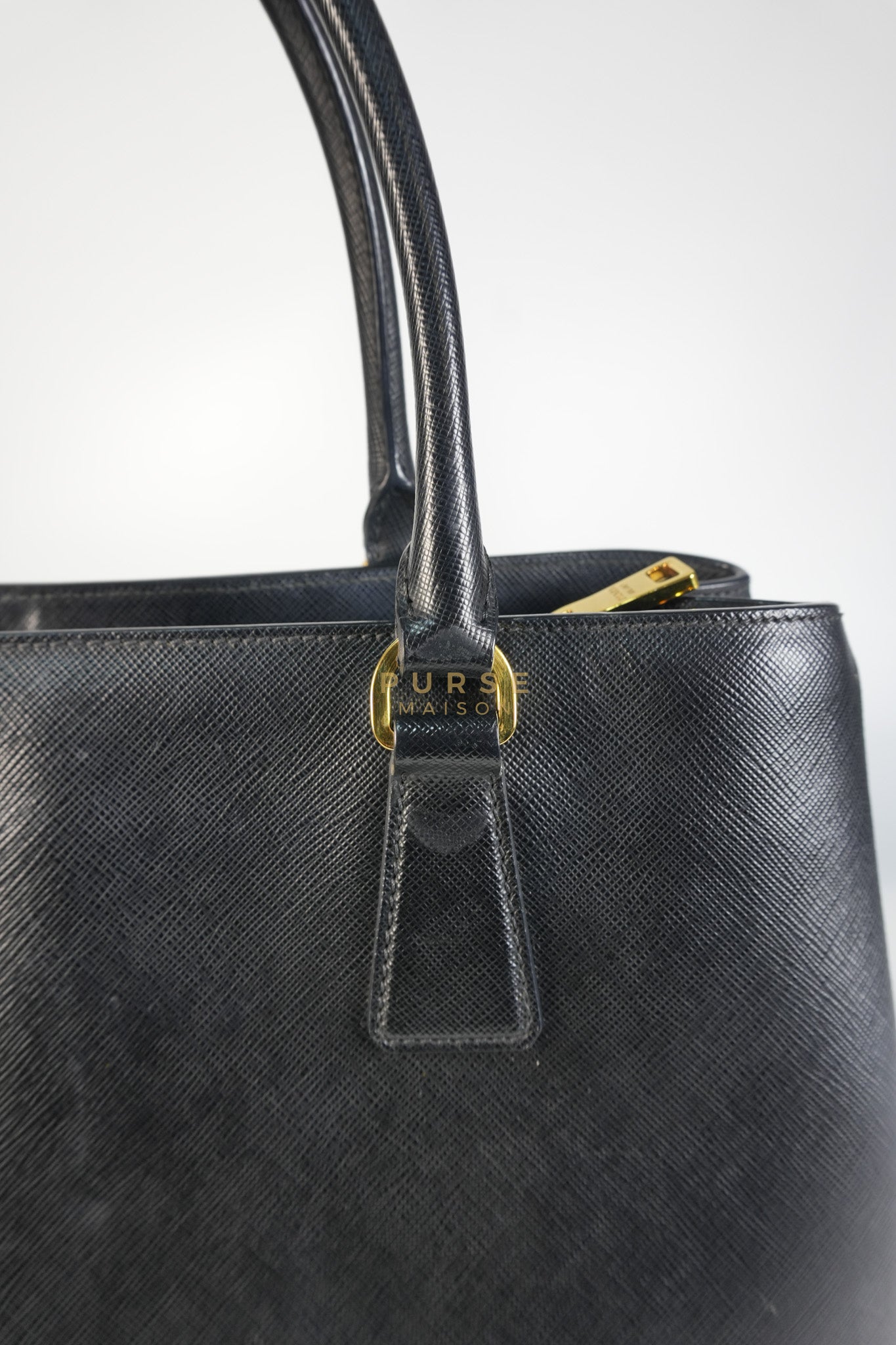 BN1874 Galleria Single Zip Tote Bag Medium in Black Saffiano Leather Lux | Purse Maison Luxury Bags Shop