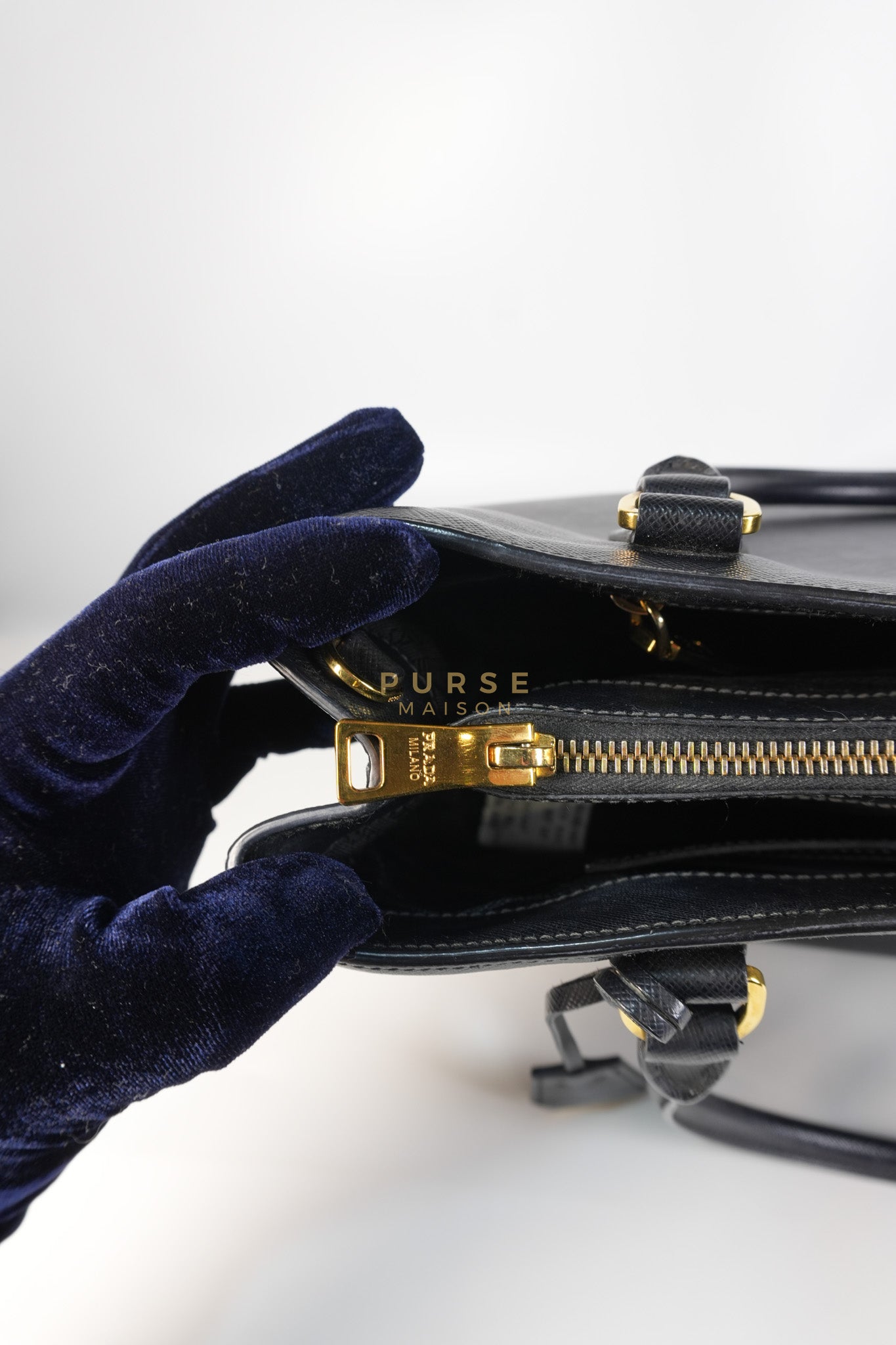 BN1874 Galleria Single Zip Tote Bag Medium in Black Saffiano Leather Lux | Purse Maison Luxury Bags Shop