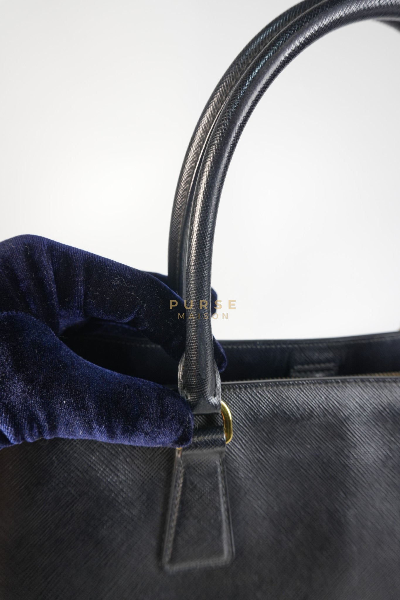 BN1874 Galleria Single Zip Tote Bag Medium in Black Saffiano Leather Lux | Purse Maison Luxury Bags Shop