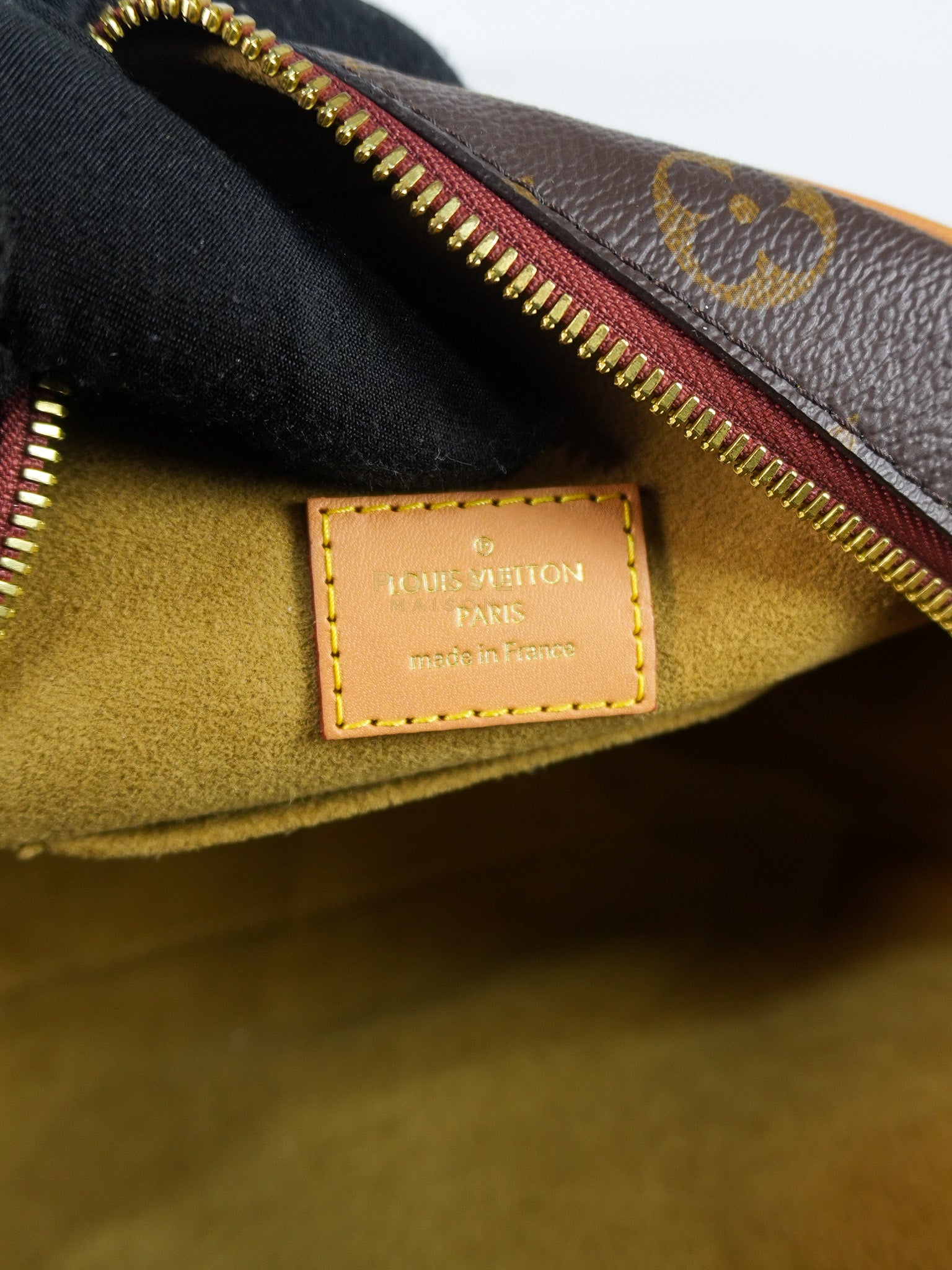 Boîte Chapeau Souple MM Bag in Monogram Canvas & Gold Hardware (Date Code: DU4200) | Purse Maison Luxury Bags Shop