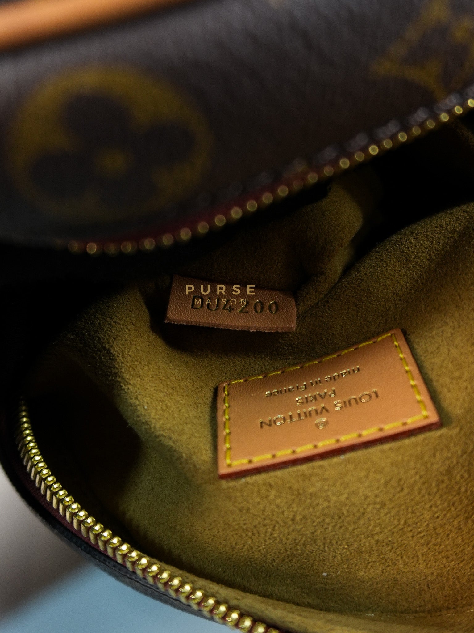 Boîte Chapeau Souple MM Bag in Monogram Canvas & Gold Hardware (Date Code: DU4200) | Purse Maison Luxury Bags Shop