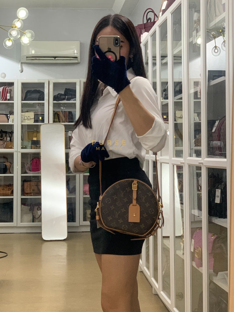 Boîte Chapeau Souple MM Bag in Monogram Canvas & Gold Hardware (Date Code: DU4200) | Purse Maison Luxury Bags Shop