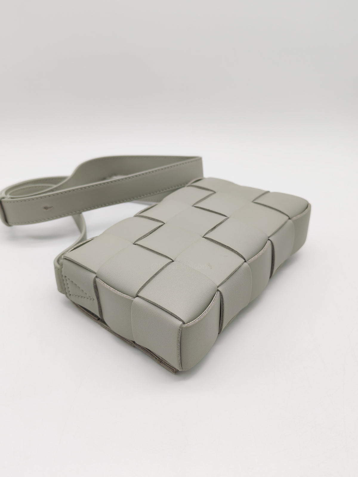 Bottega Veneta Cassette Crossbody Bag in Gray Intrecciato Leather | Purse Maison Luxury Bags Shop