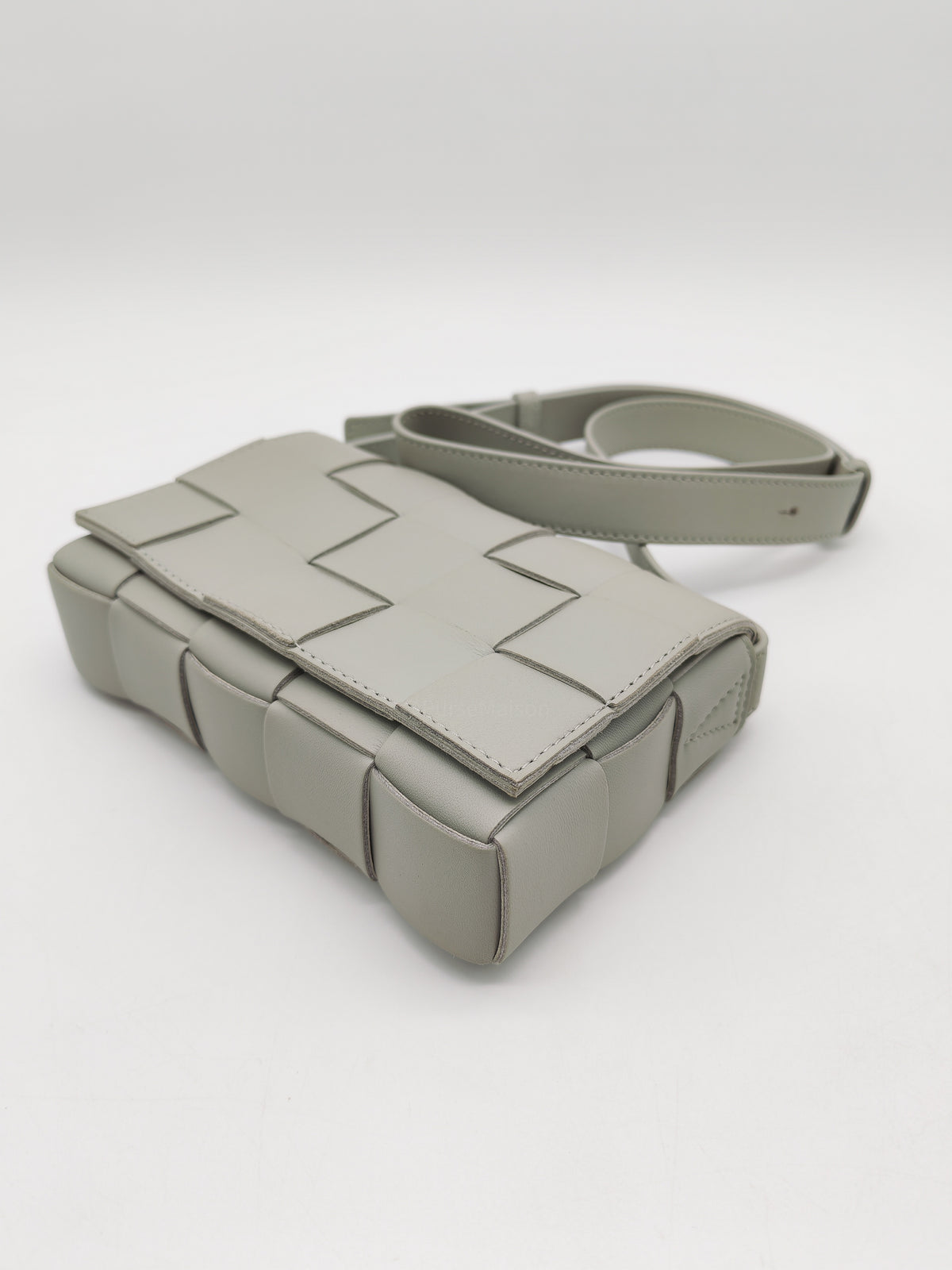 Bottega Veneta Cassette Crossbody Bag in Gray Intrecciato Leather | Purse Maison Luxury Bags Shop