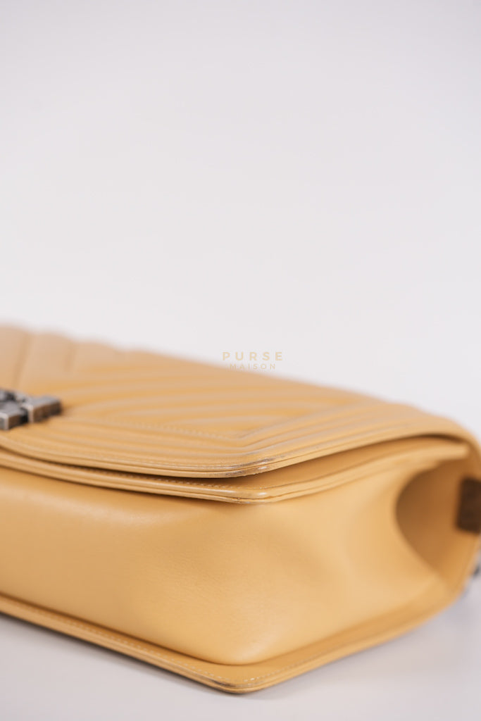 Boy Chevron Beige in Calfskin Leather and Ruthenium Hardware Series 22 | Purse Maison Luxury Bags Shop