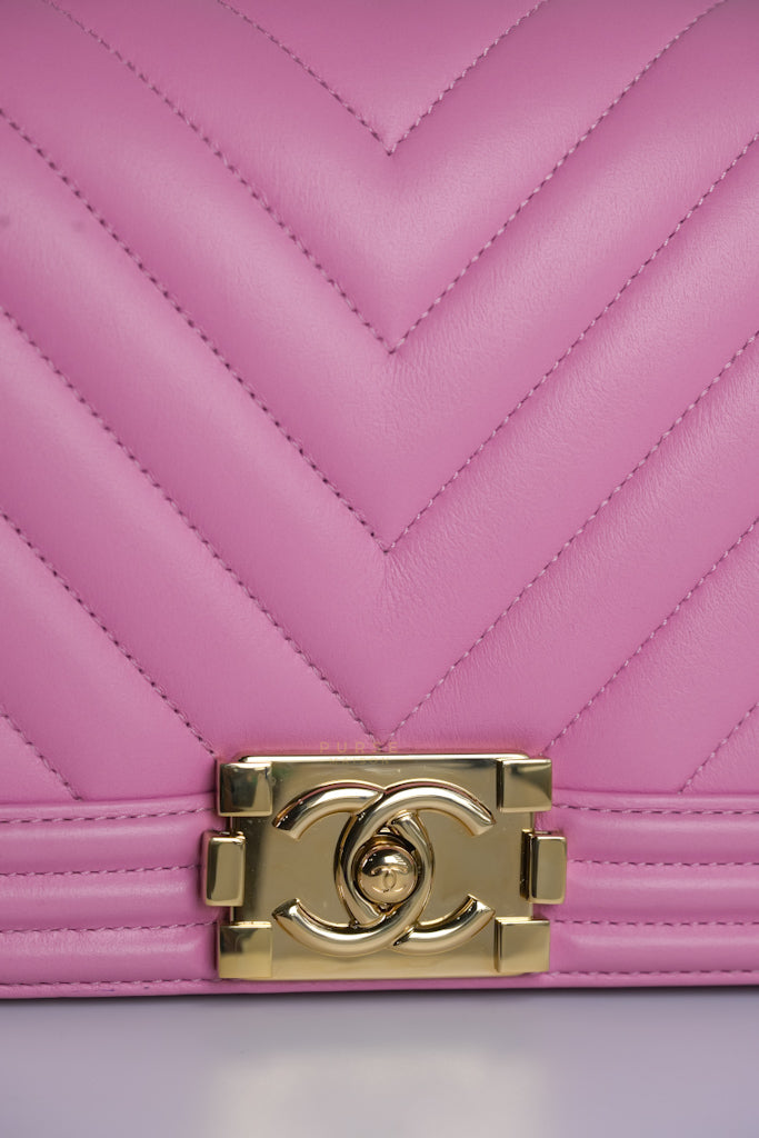 Boy Old Medium Chevron in Lambskin Leather and Light Gold Hardware (Microchip) | Purse Maison Luxury Bags Shop