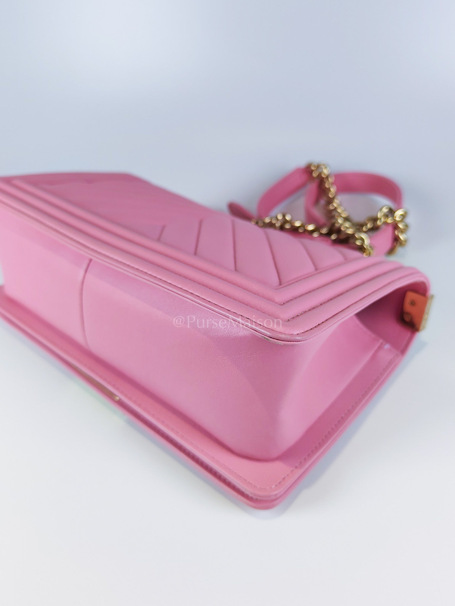 Boy Old Medium Chevron in Pink Calfskin Leather and Champagne Gold Hardware (Microchip) | Purse Maison Luxury Bags Shop