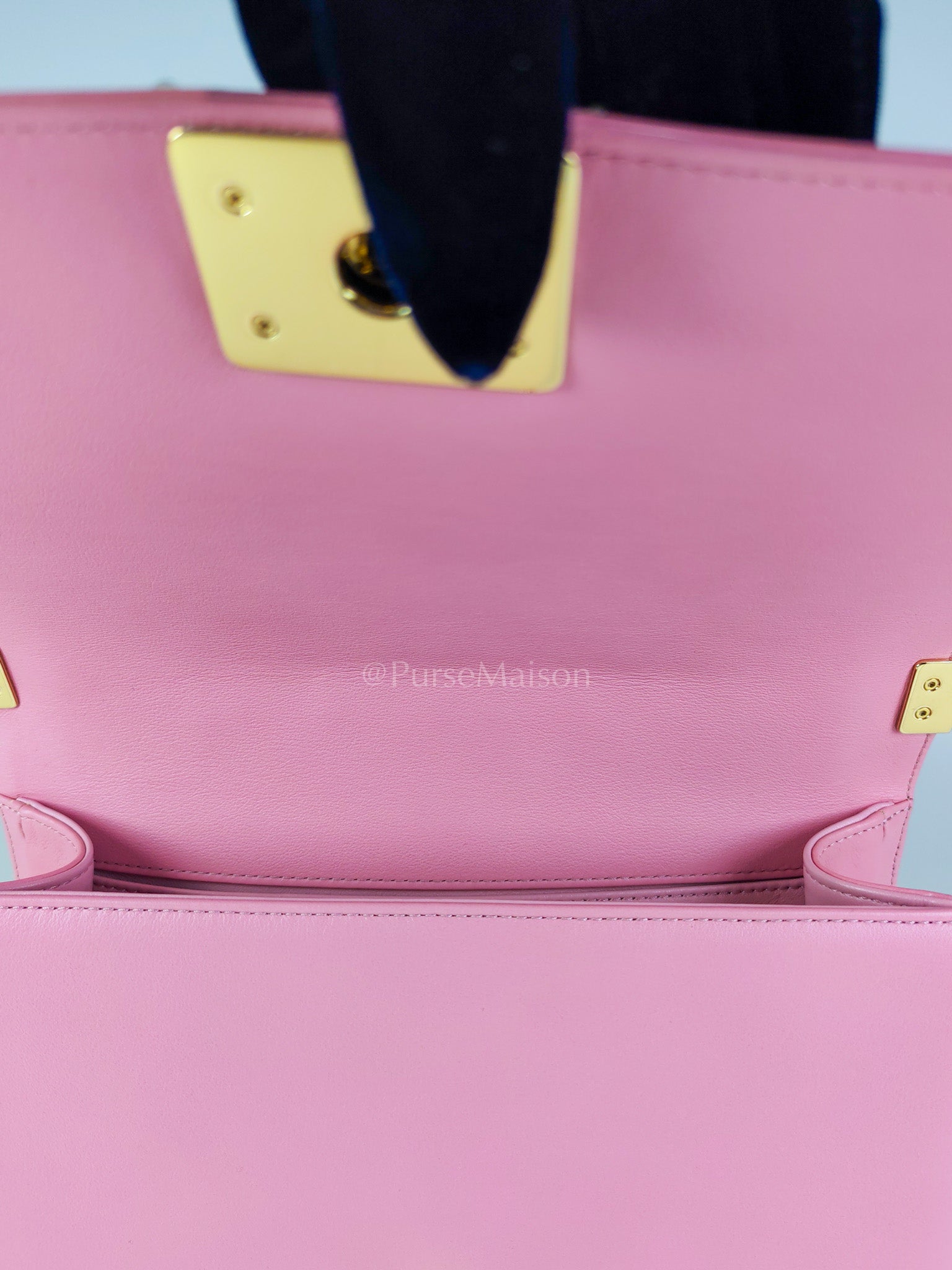 Boy Old Medium Chevron in Pink Calfskin Leather and Champagne Gold Hardware (Microchip) | Purse Maison Luxury Bags Shop