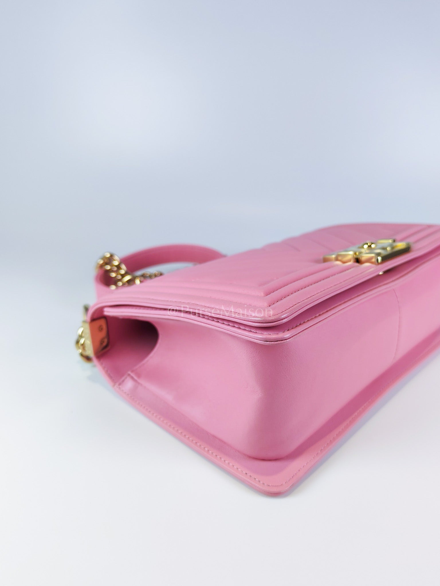 Boy Old Medium Chevron in Pink Calfskin Leather and Champagne Gold Hardware (Microchip) | Purse Maison Luxury Bags Shop