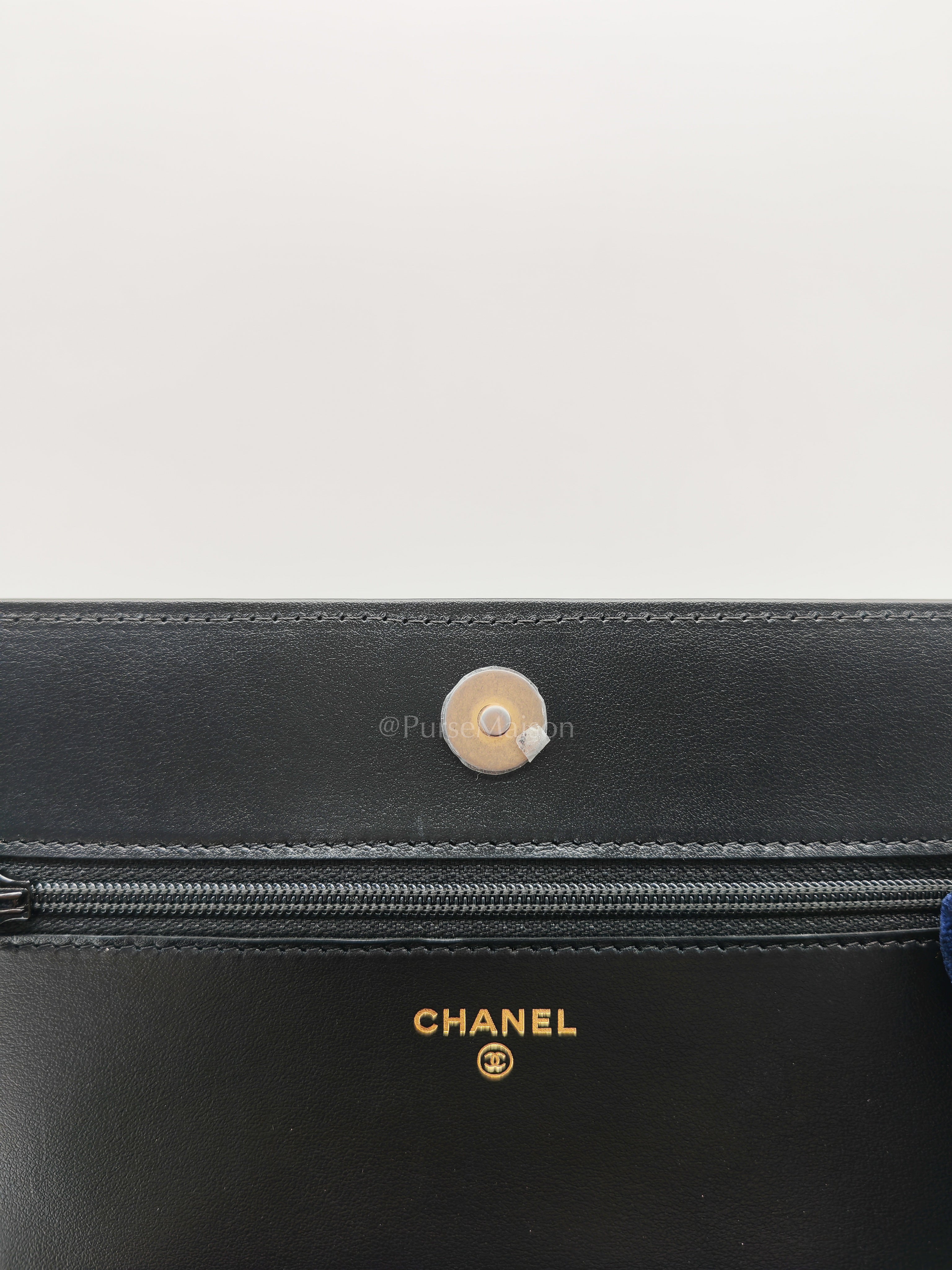 Boy Wallet On Chain (WOC) with Top Handle in Black Caviar Leather and Aged Gold Hardware (Microchip) | Purse Maison Luxury Bags Shop