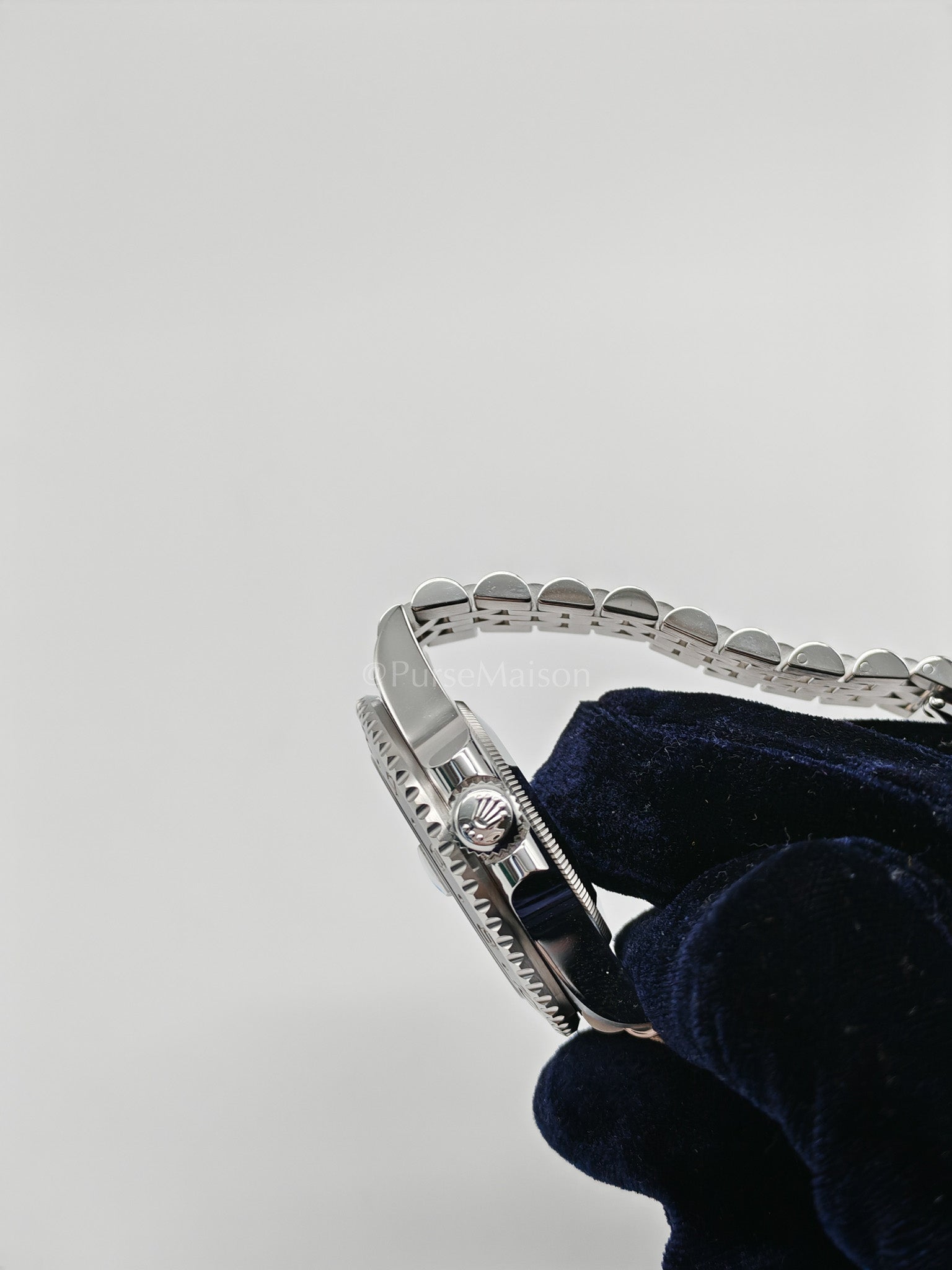 "Bruce Wayne" 40mm GMT-Master II Black Dial Oyster Perpetual Date Jubilee Silver Stainless Steel Strap Year 2025 (Reference Number: 126710GRNR) | Purse Maison Luxury Bags Shop