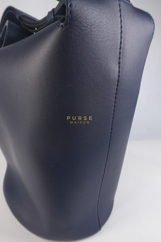 Bucket Bag Large in Navy Blue Leather | Purse Maison Luxury Bags Shop
