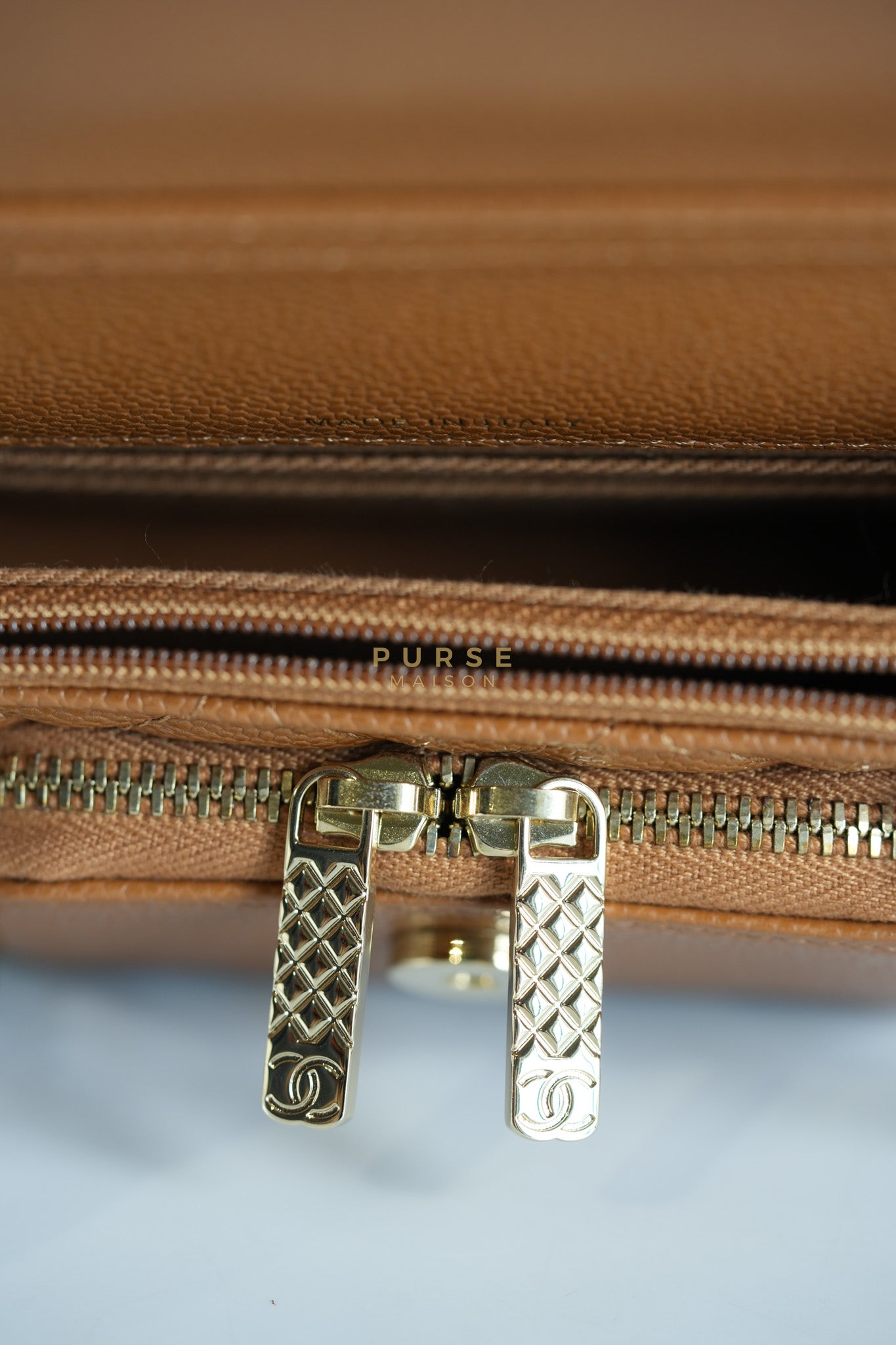 Business Affinity Wallet on Chain (WOC) In Caramel Caviar Leather and Light Gold Hardware (Microchip) | Purse Maison Luxury Bags Shop