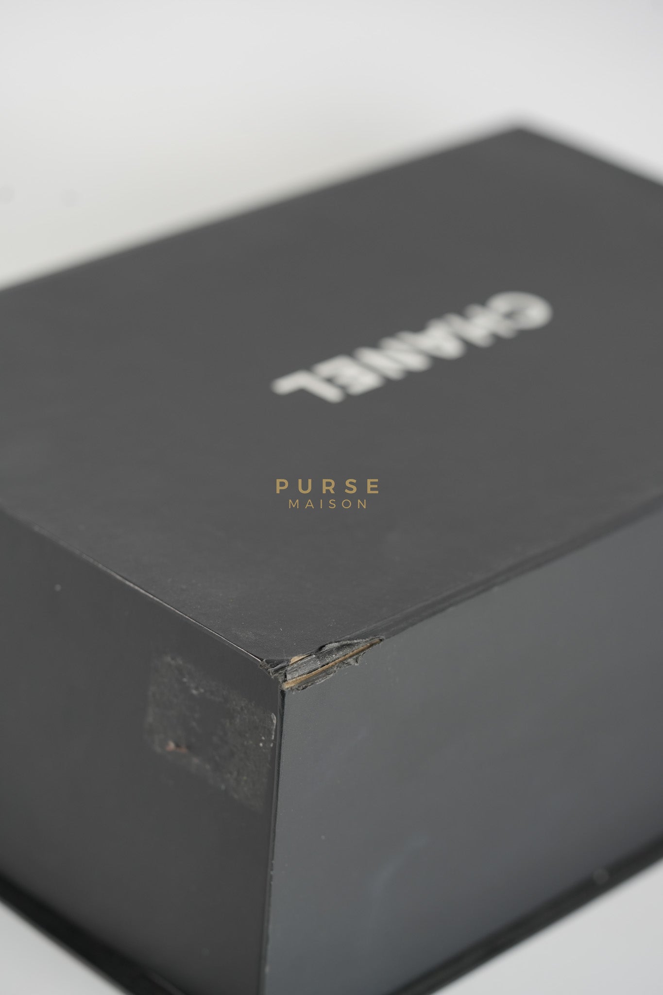 Business Affinity Wallet on Chain (WOC) In Caramel Caviar Leather and Light Gold Hardware (Microchip) | Purse Maison Luxury Bags Shop