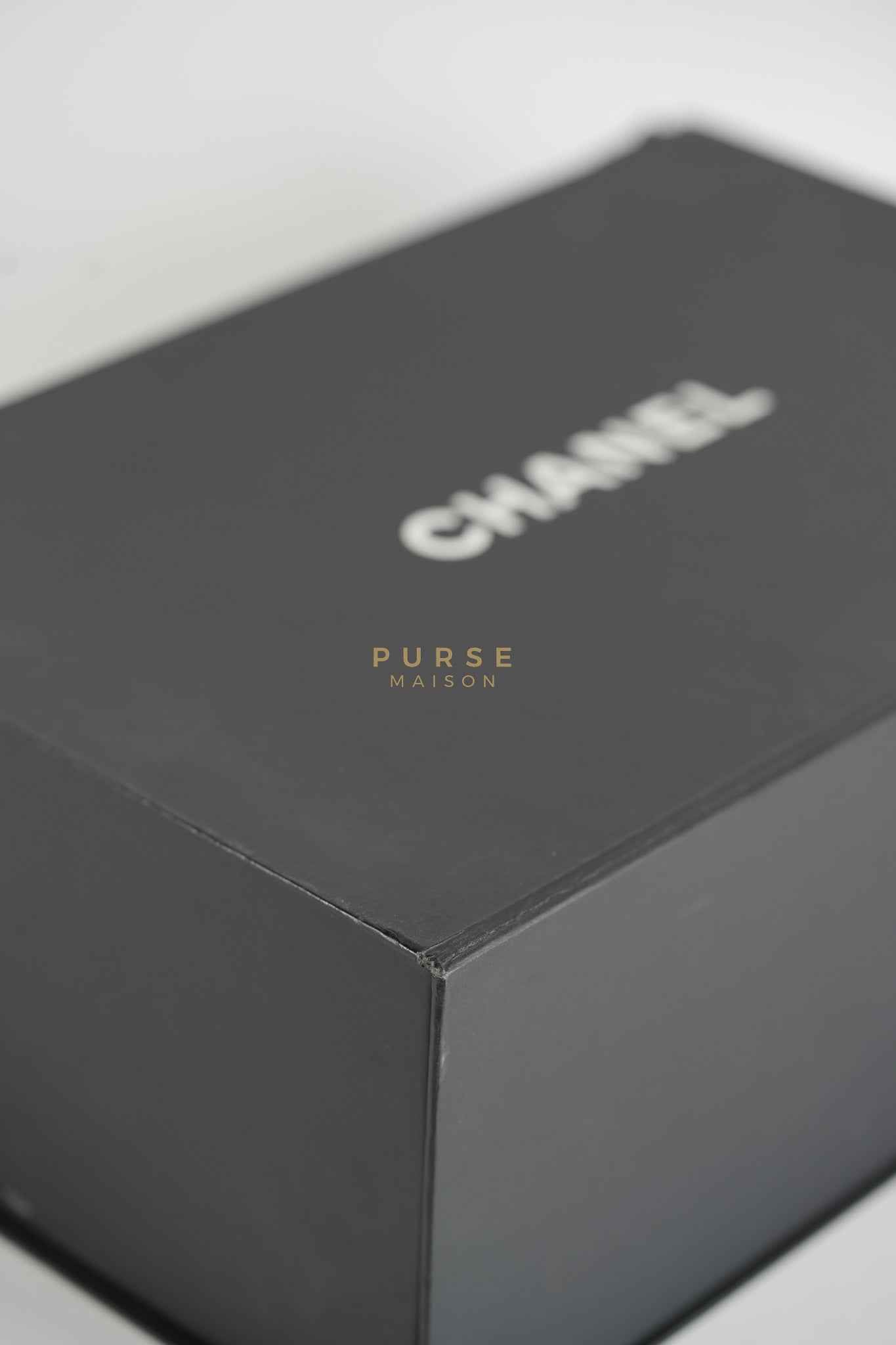 Business Affinity Wallet on Chain (WOC) In Caramel Caviar Leather and Light Gold Hardware (Microchip) | Purse Maison Luxury Bags Shop