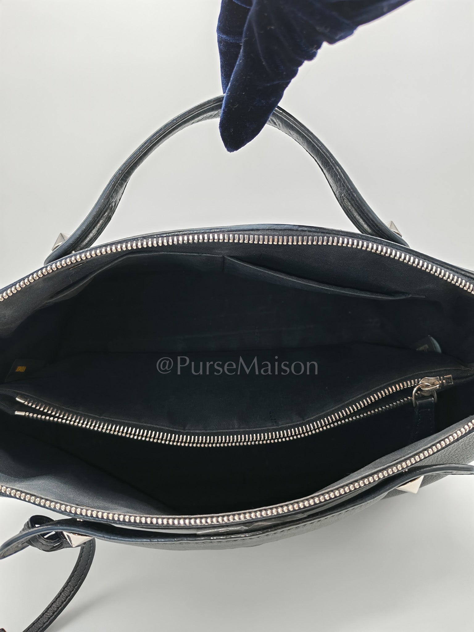 By The Way Black Medium in Black Calfskin Leather | Purse Maison Luxury Bags Shop