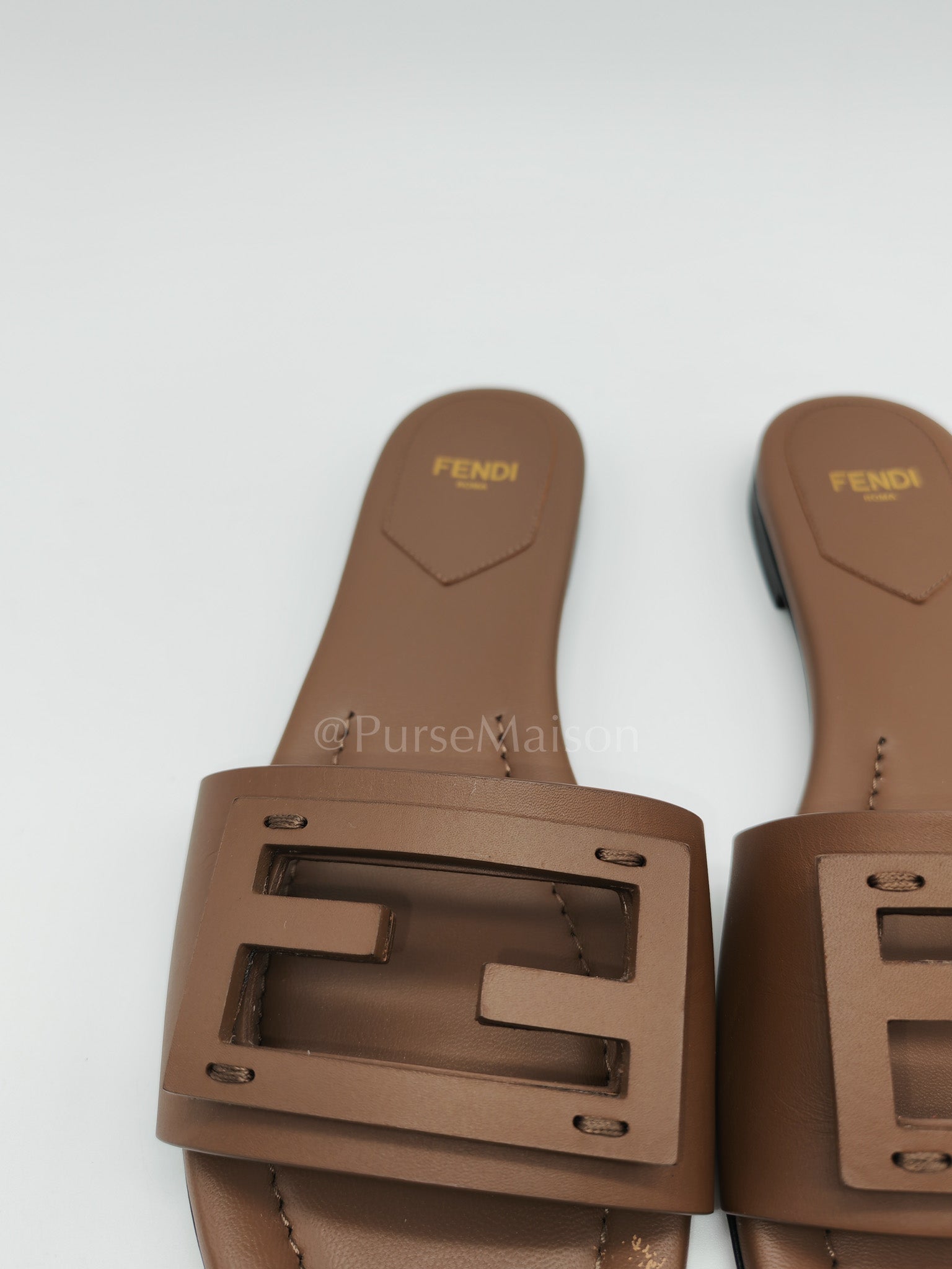 Baguette Slides in Brown Leather Size 37 EU (24 cm)