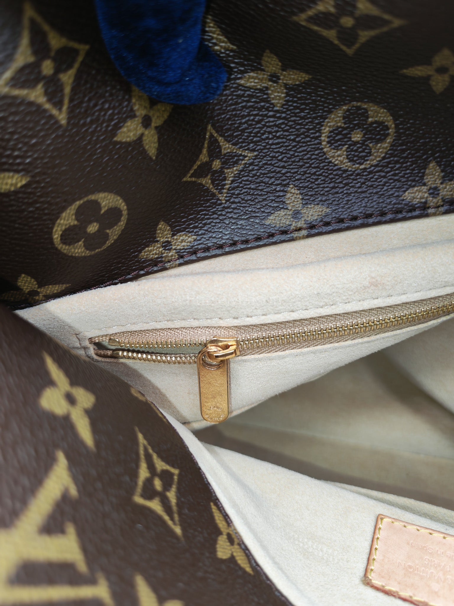 Artsy Bag MM in Monogram Canvas (Microchip)