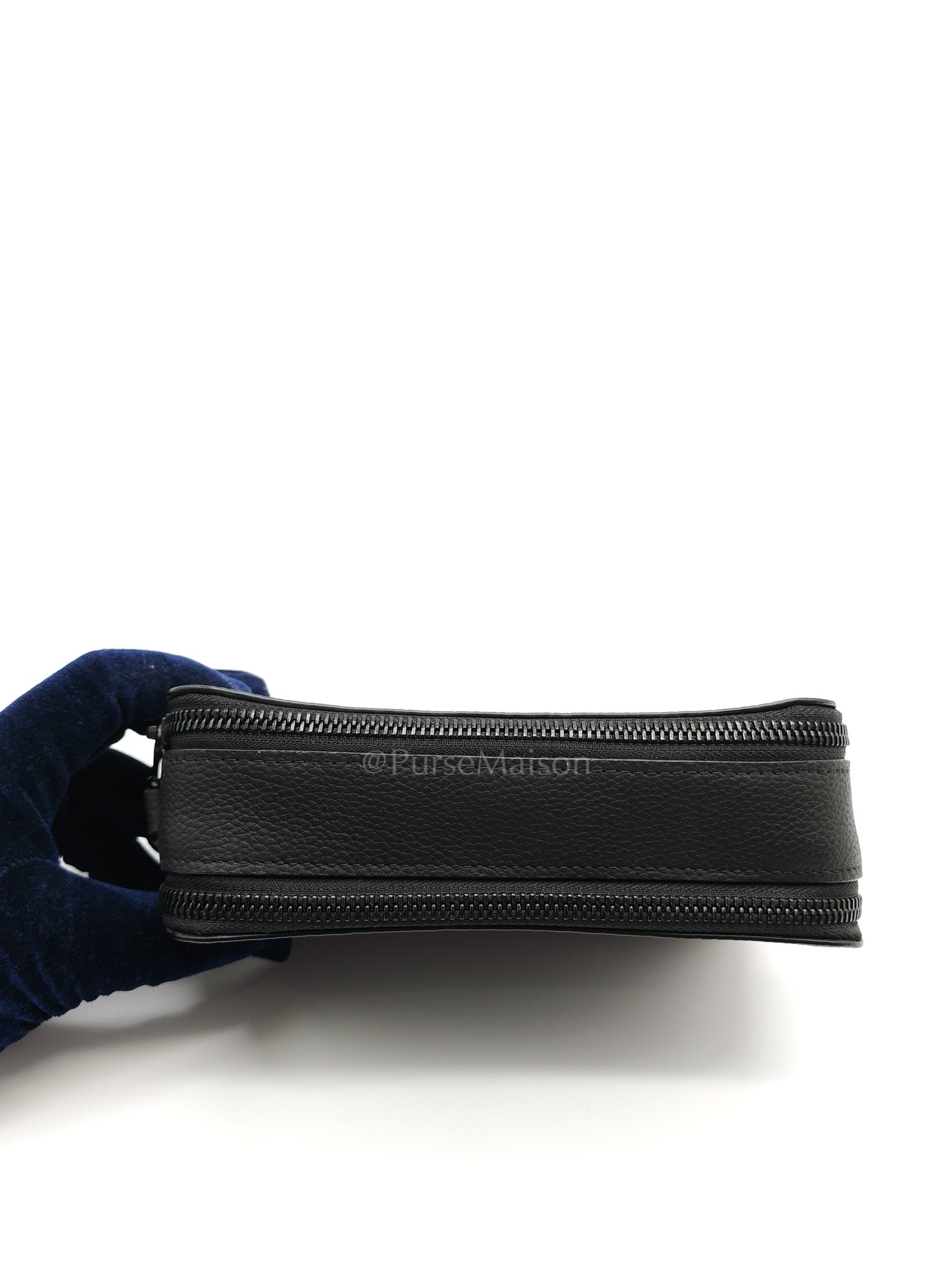 Alpha Wearable Wallet Aerogram in Black Grained Calfskin Leather Crossbody Bag (Microchip)