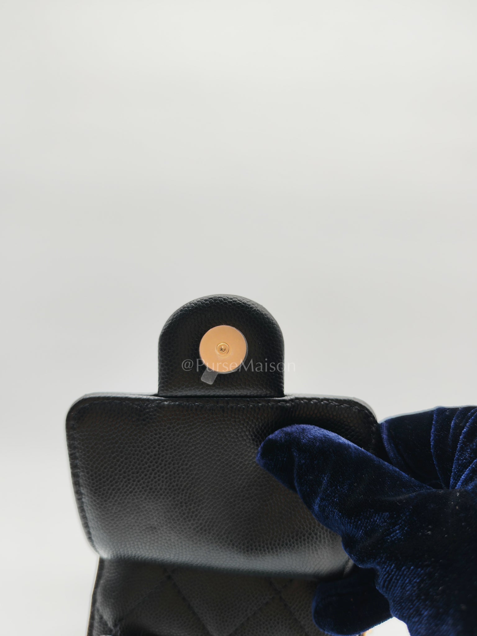 25 Mini Black Caviar Leather in Aged Gold Hardware Microchip(H9****EA) | Purse Maison Luxury Bags Shop