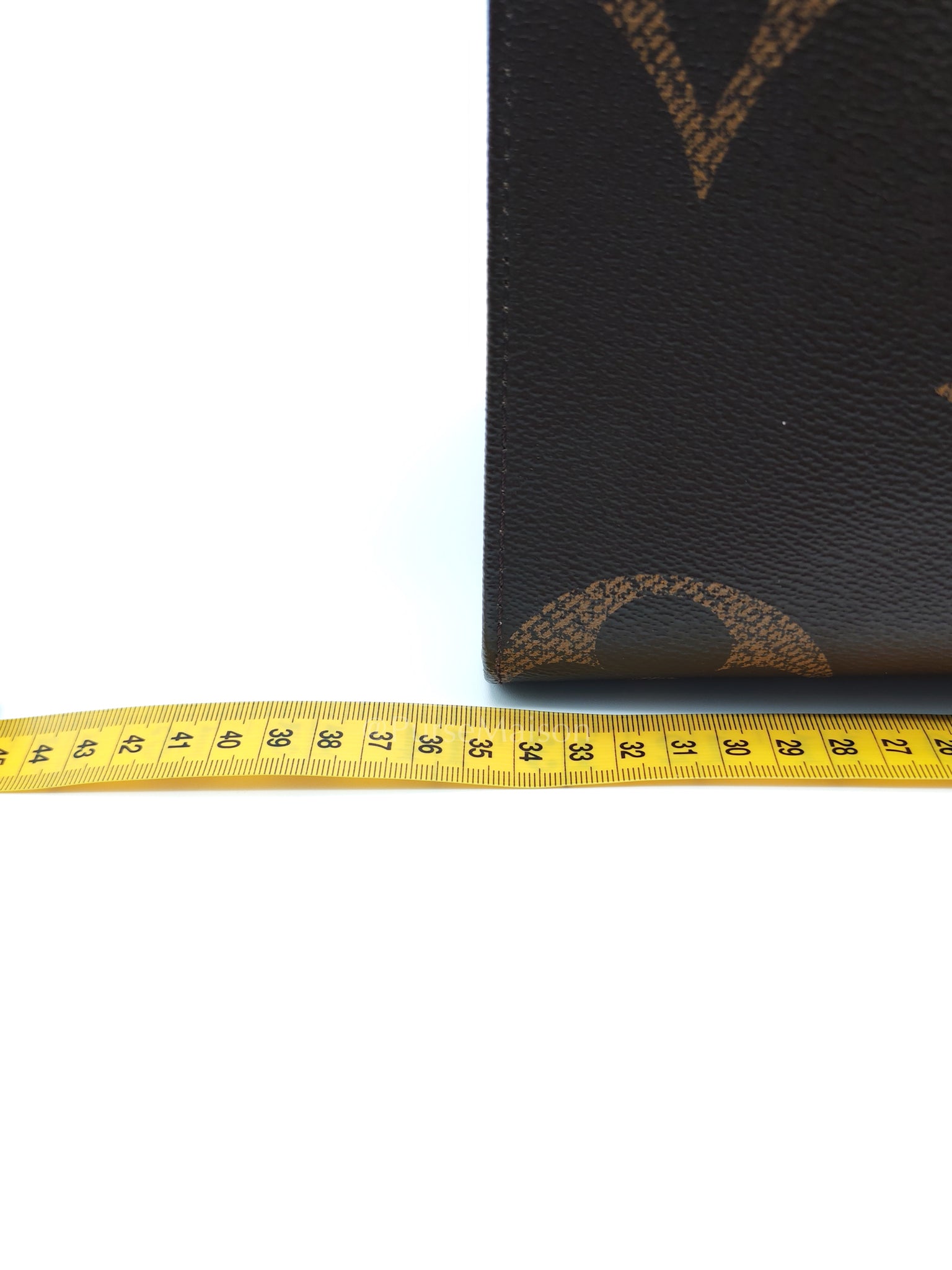 OnTheGo MM in Monogram Canvas (Microchip) | Purse Maison Luxury Bags Shop