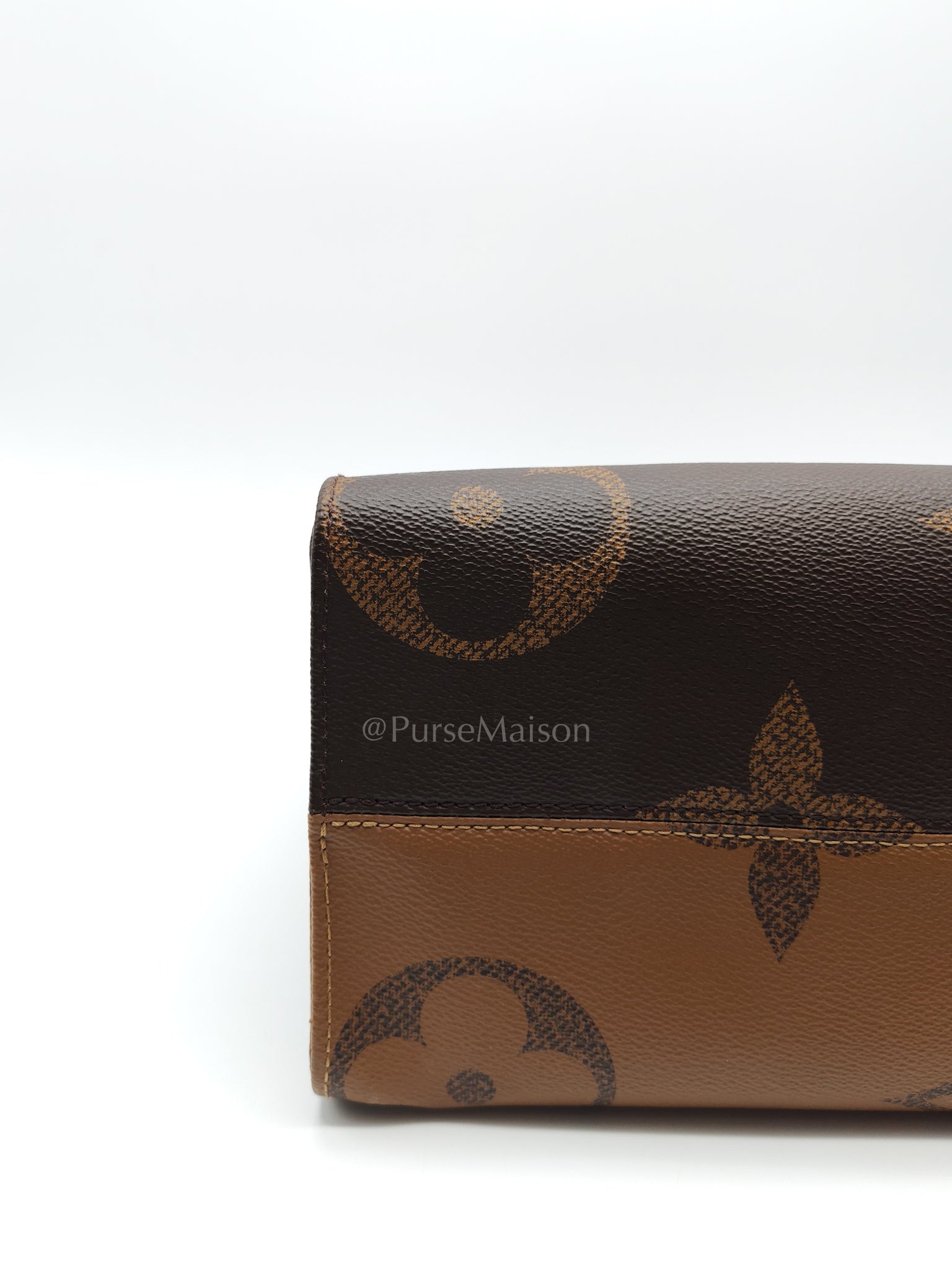 OnTheGo MM in Monogram Canvas (Microchip) | Purse Maison Luxury Bags Shop