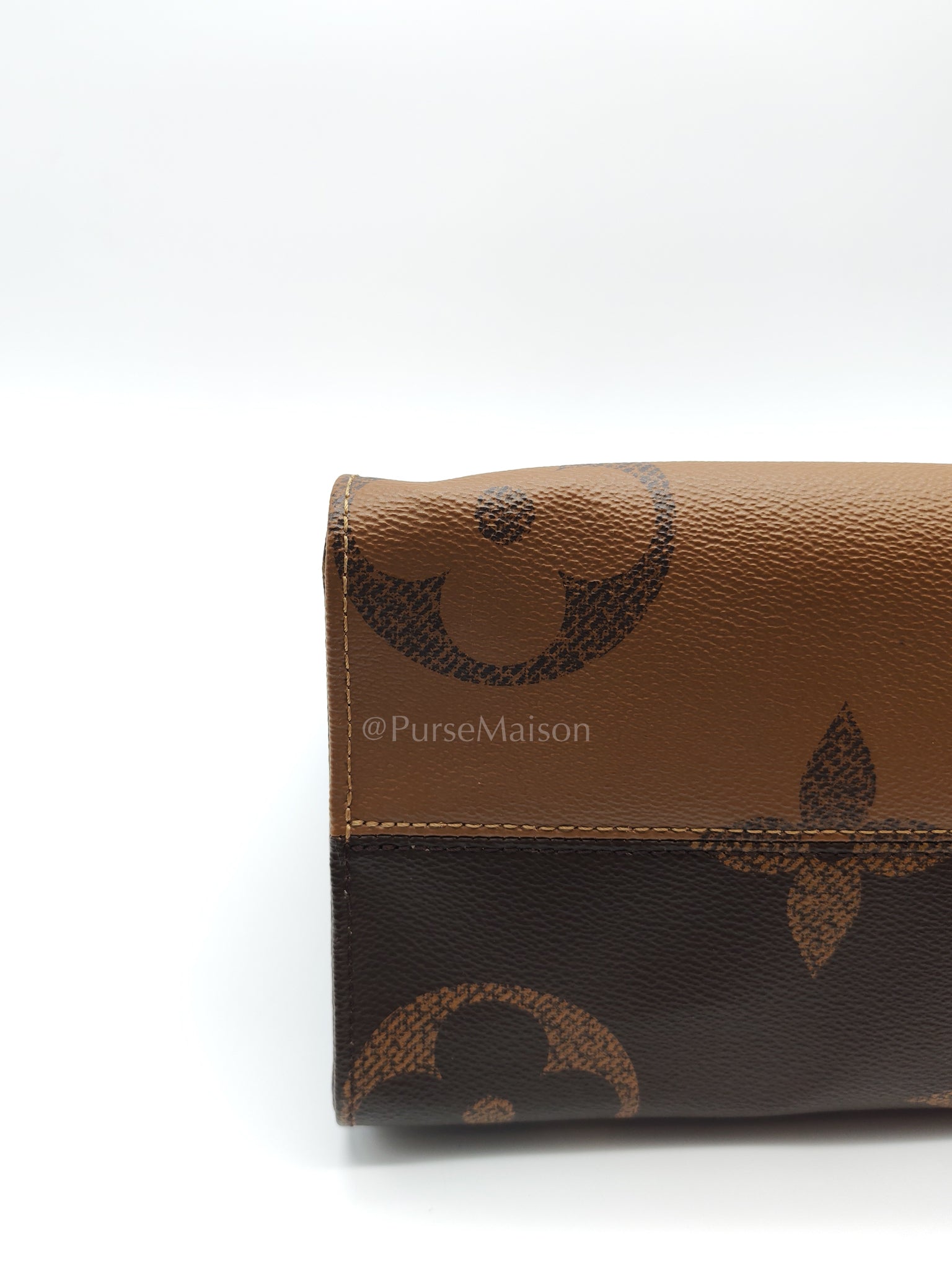 OnTheGo MM in Monogram Canvas (Microchip) | Purse Maison Luxury Bags Shop