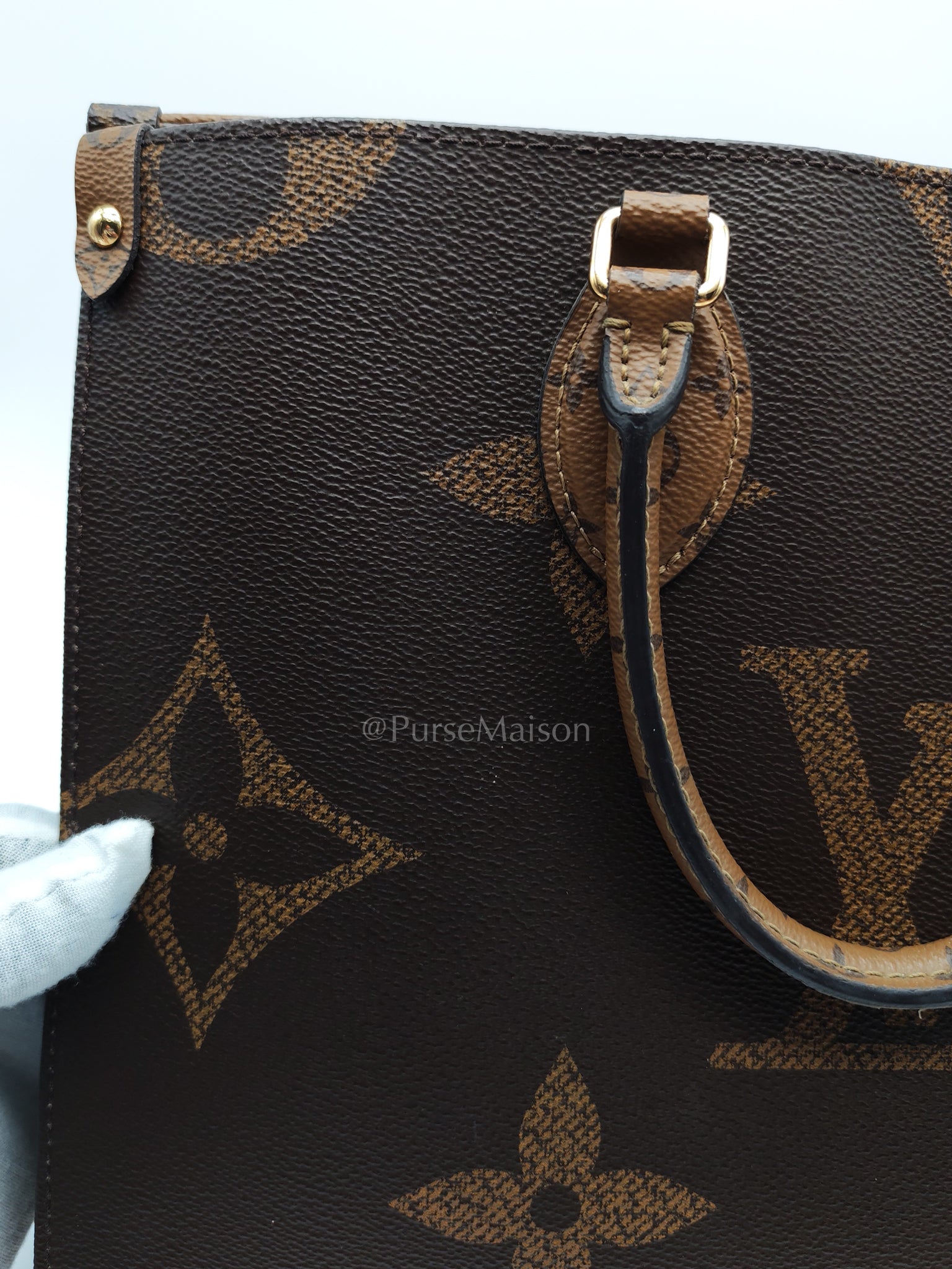 OnTheGo MM in Monogram Canvas (Microchip) | Purse Maison Luxury Bags Shop
