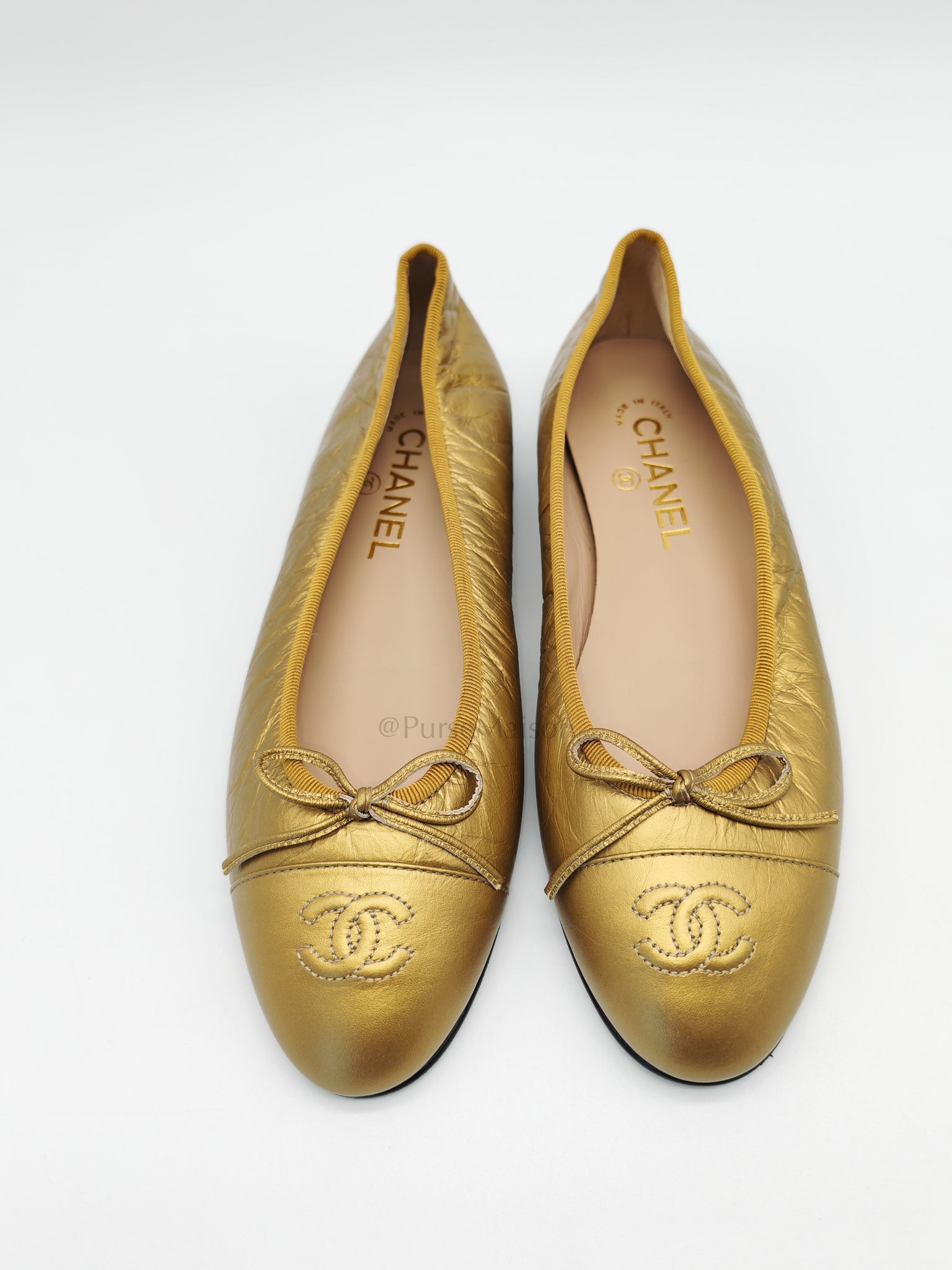 Cap Toe Ballerina Flats in Metallic Gold in Distressed Leather Size 38EU (24cm)