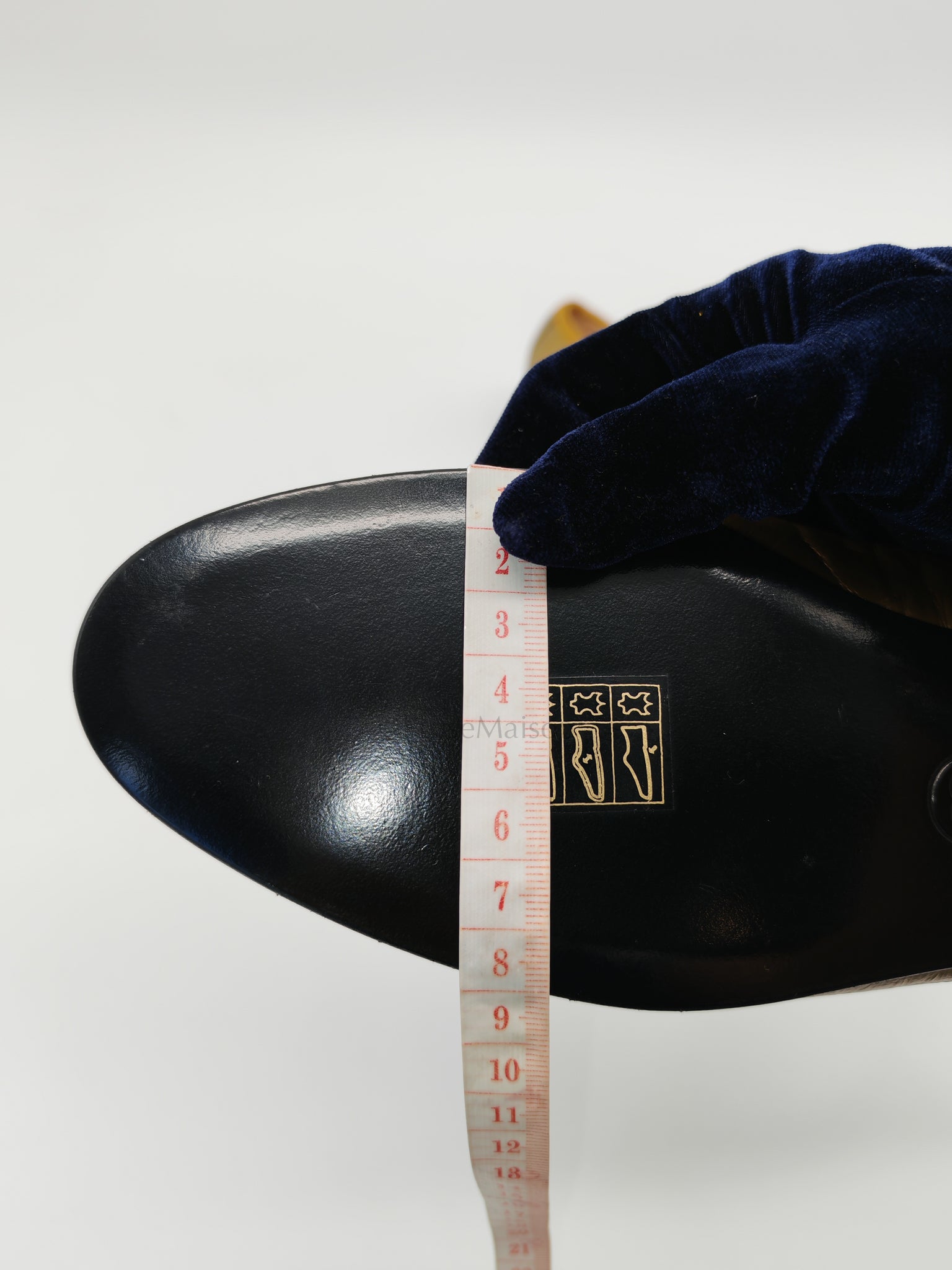 Cap Toe Ballerina Flats in Metallic Gold in Distressed Leather Size 38EU (24cm)