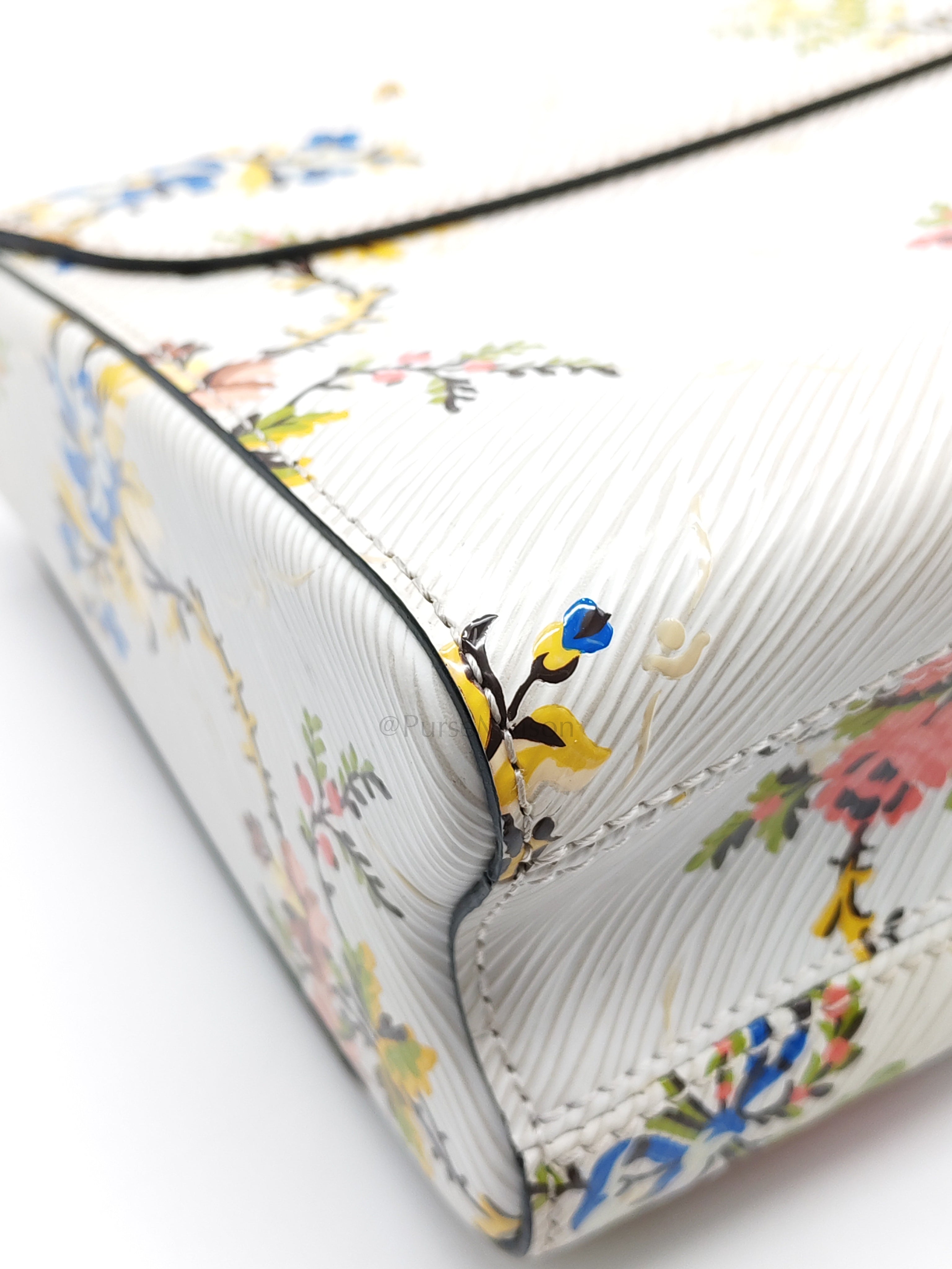 Twist Lock MM in White Romantic Blossom Epi Leather & Gold Hardware (Date Code: SR0138)