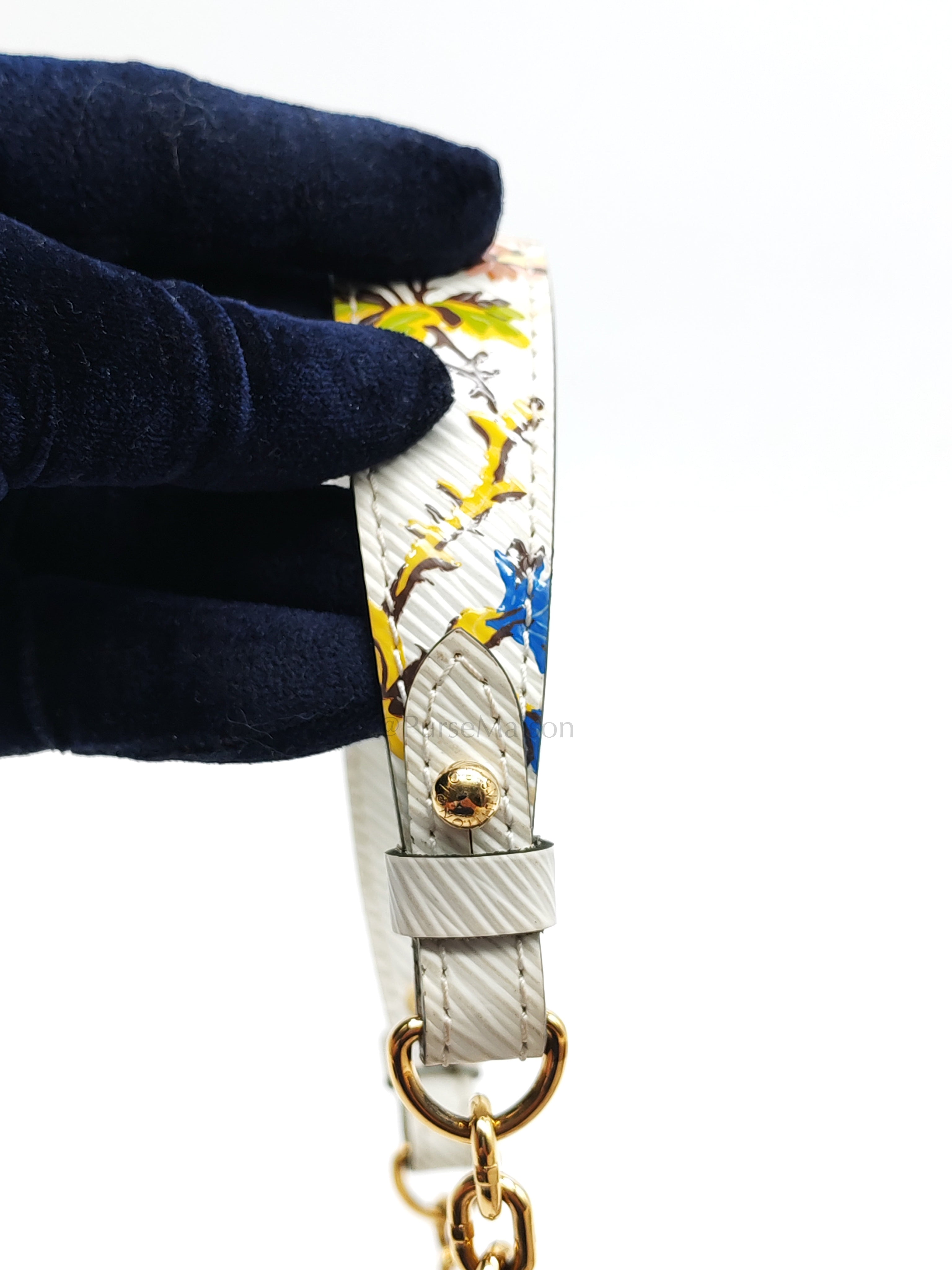 Twist Lock MM in White Romantic Blossom Epi Leather & Gold Hardware (Date Code: SR0138)