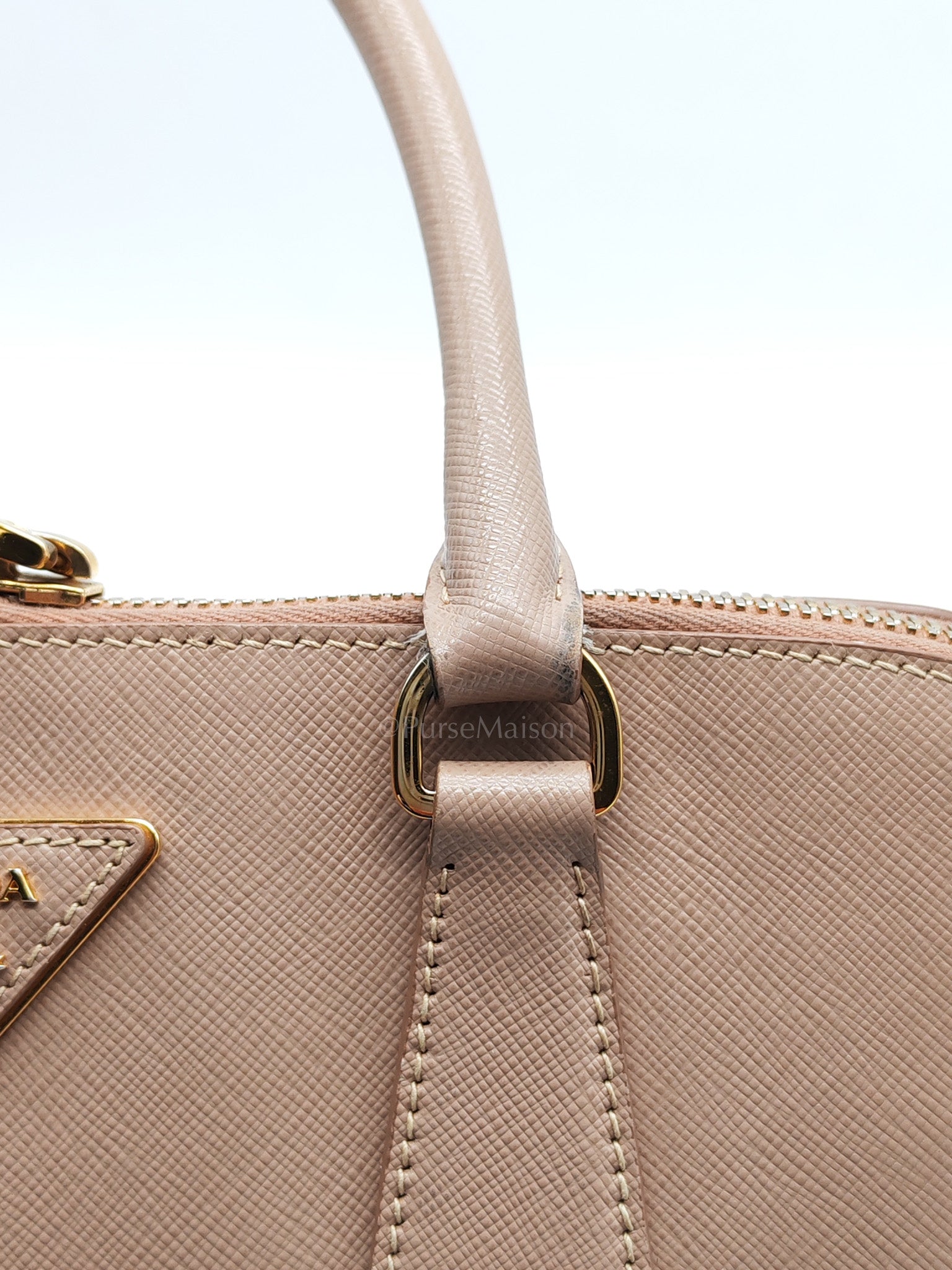 Promenade Bag Medium in Beige Saffiano Lux Leather