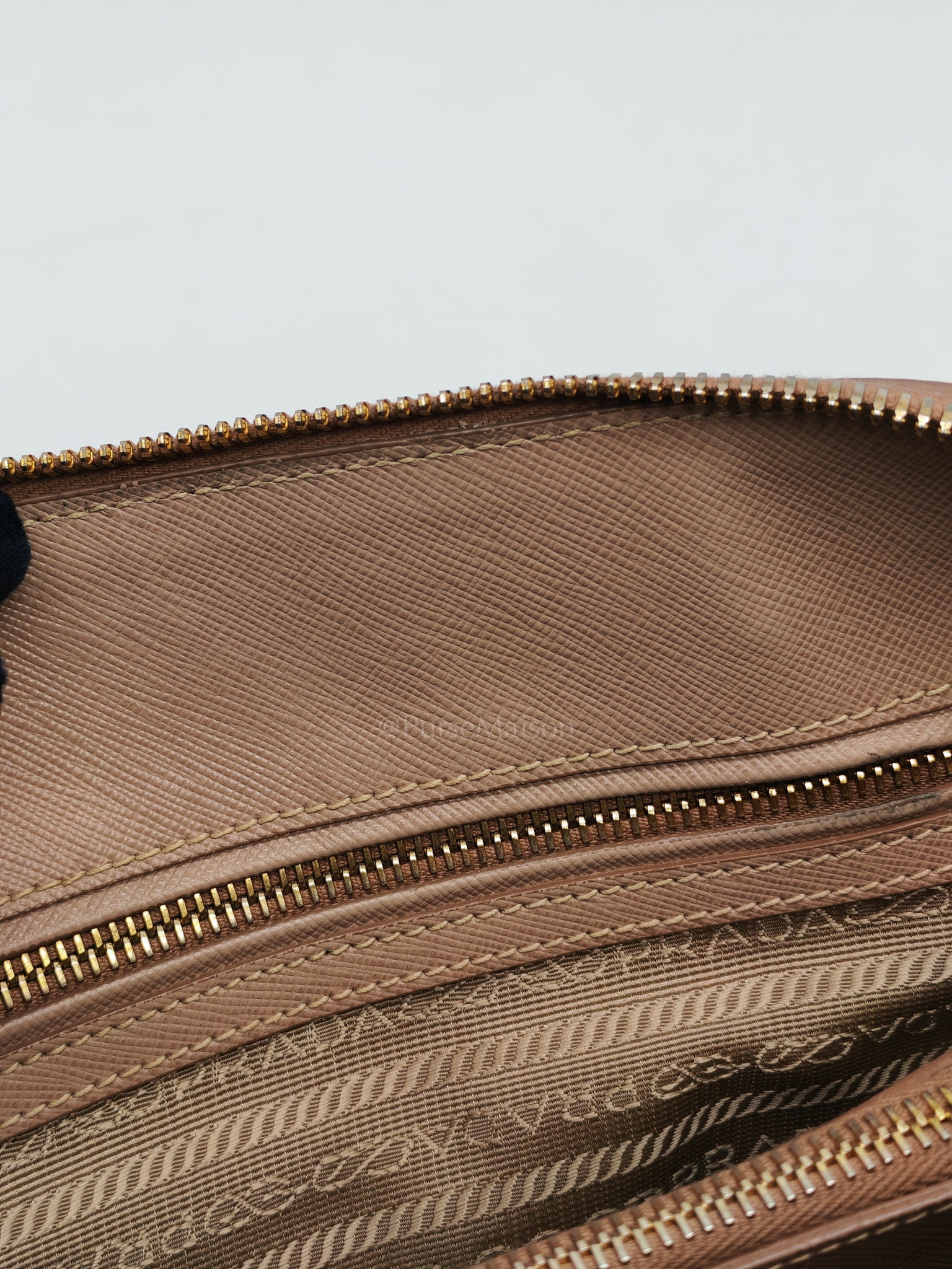 Promenade Bag Medium in Beige Saffiano Lux Leather
