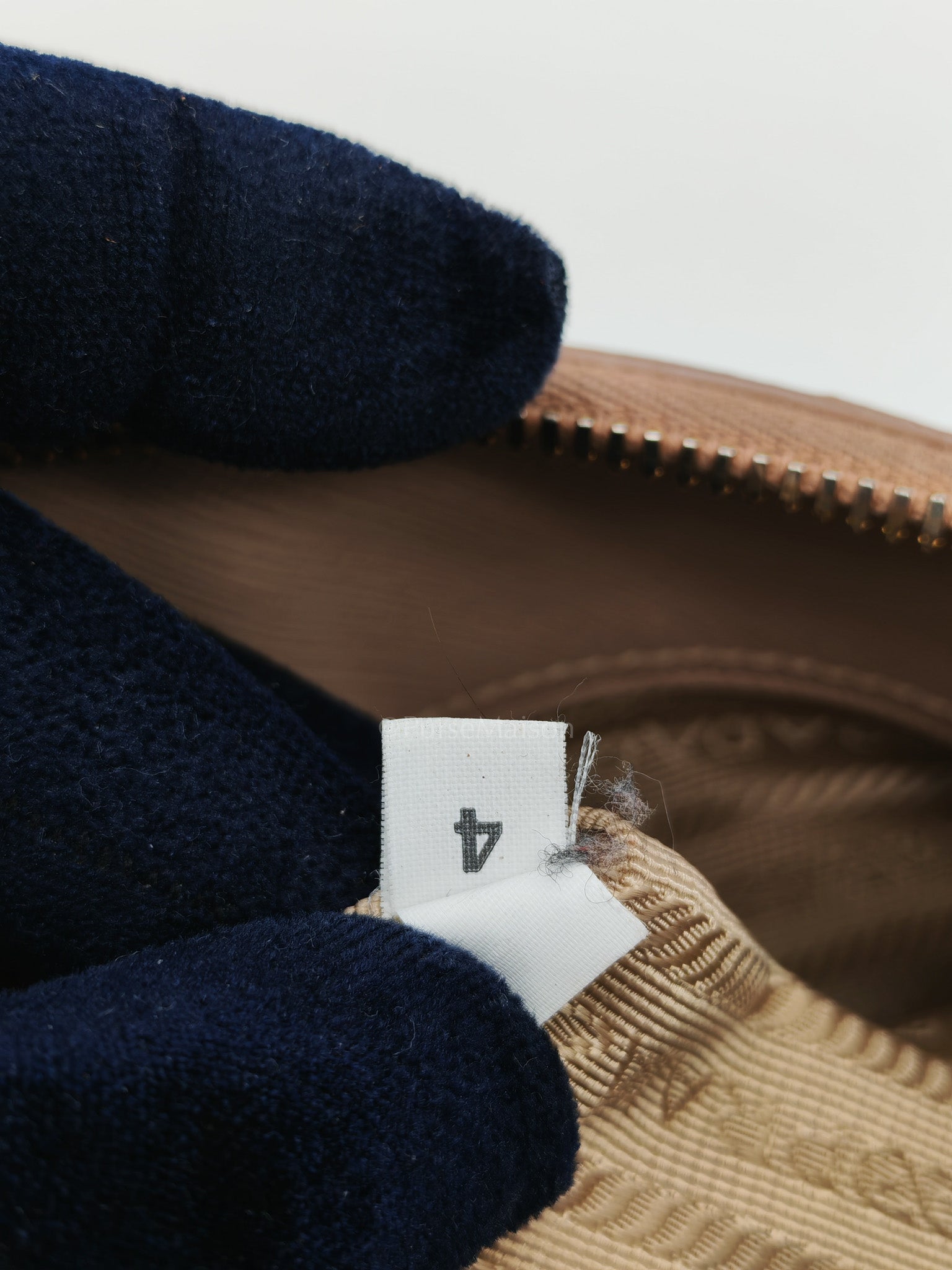 Promenade Bag Medium in Beige Saffiano Lux Leather