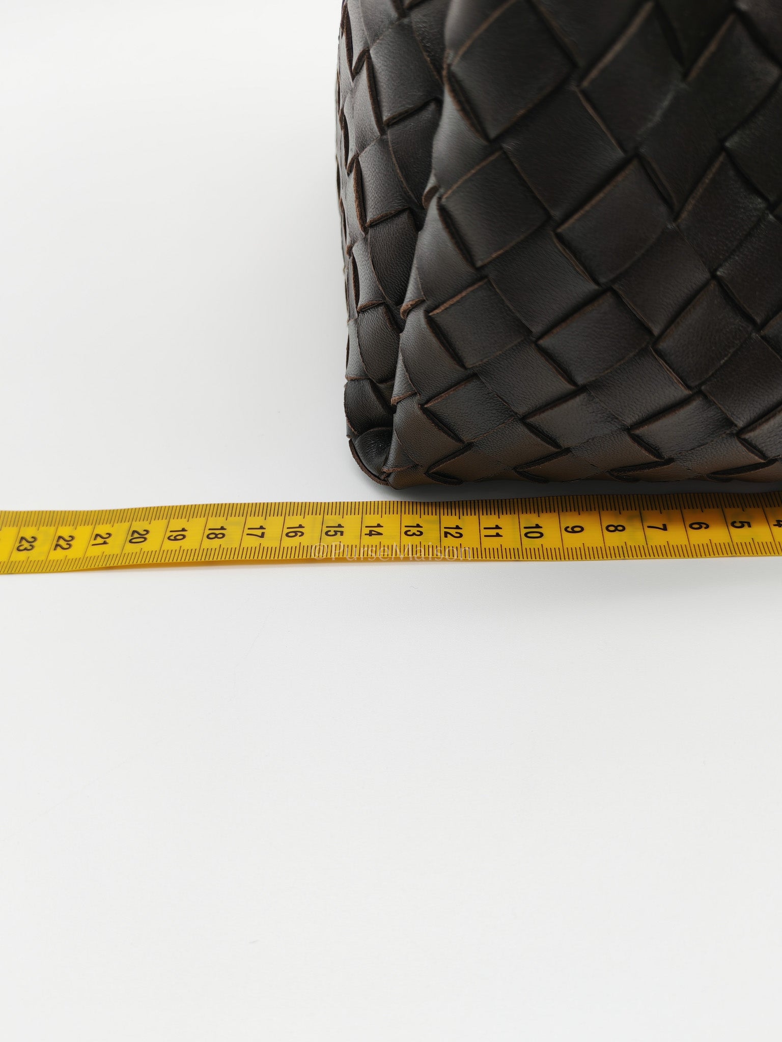 Parachute Small in Fondant Intrecciato Leather Chain Bag